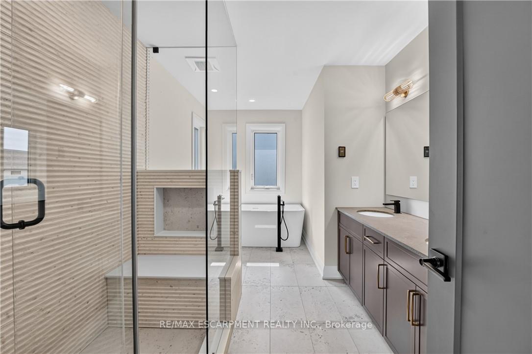Photo 41 of 8905 Angie Drive, Niagara Falls, Forestview — HOMEH