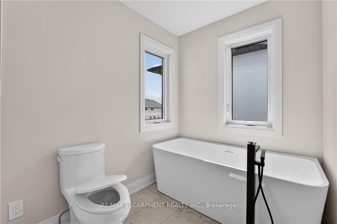 Photo 44 of 8905 Angie Drive, Niagara Falls, Forestview — HOMEH