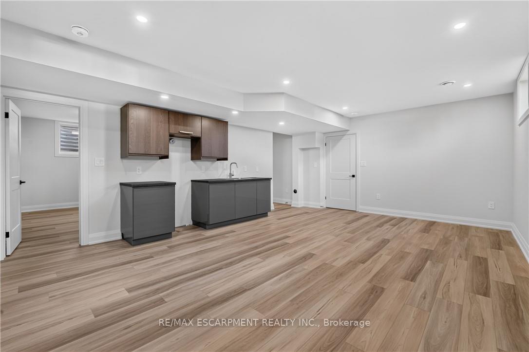 Photo 53 of 8905 Angie Drive, Niagara Falls, Forestview — HOMEH