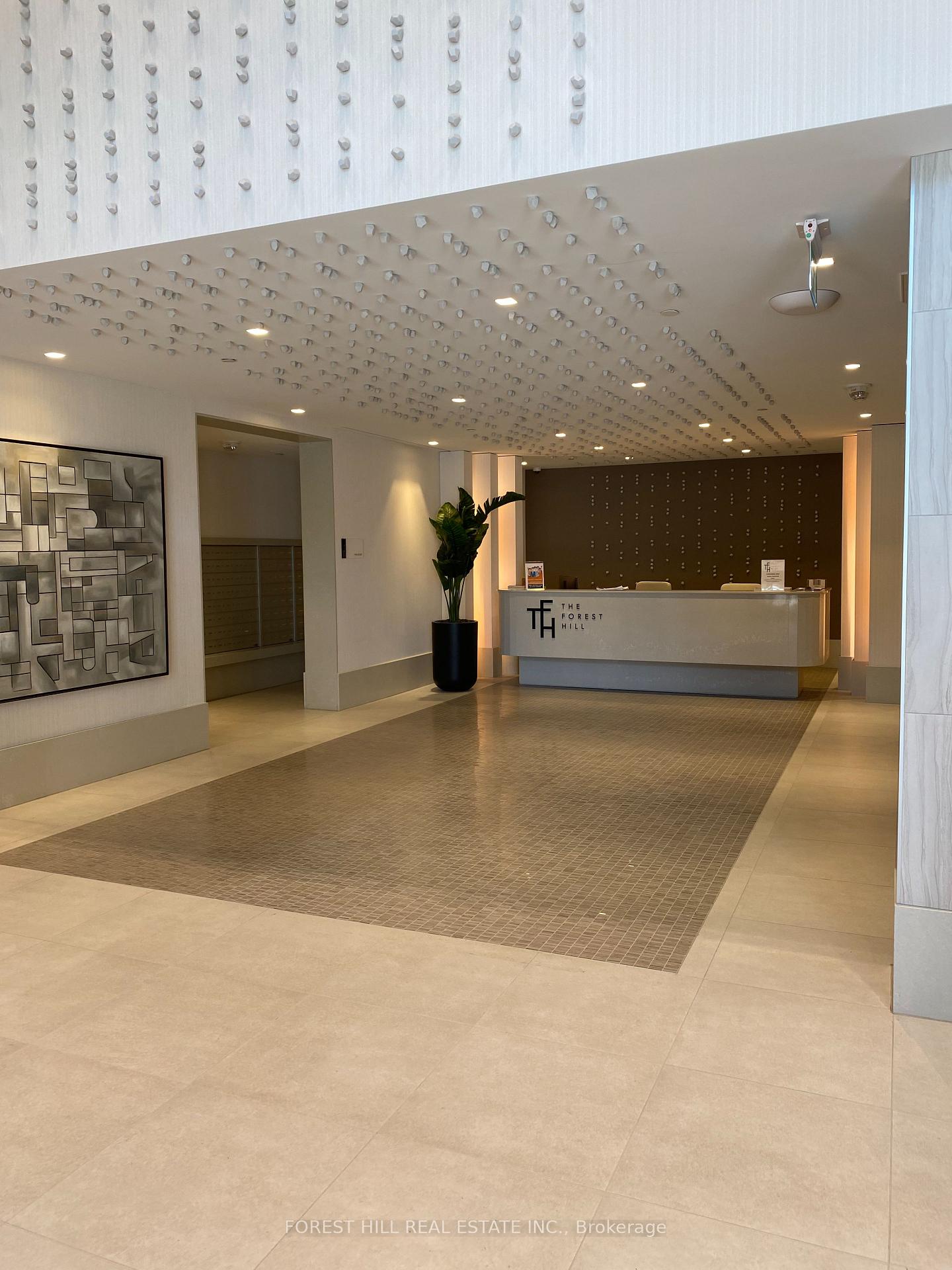 Photo 3 of Unit 302, 2020 Bathurst Street, Toronto, Humewood-Cedarvale — HOMEH