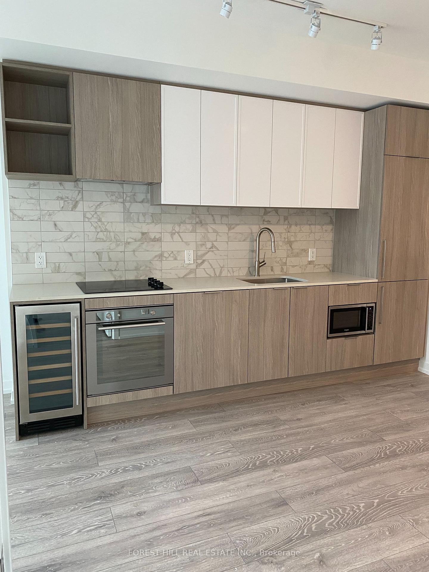 Photo 7 of Unit 302, 2020 Bathurst Street, Toronto, Humewood-Cedarvale — HOMEH