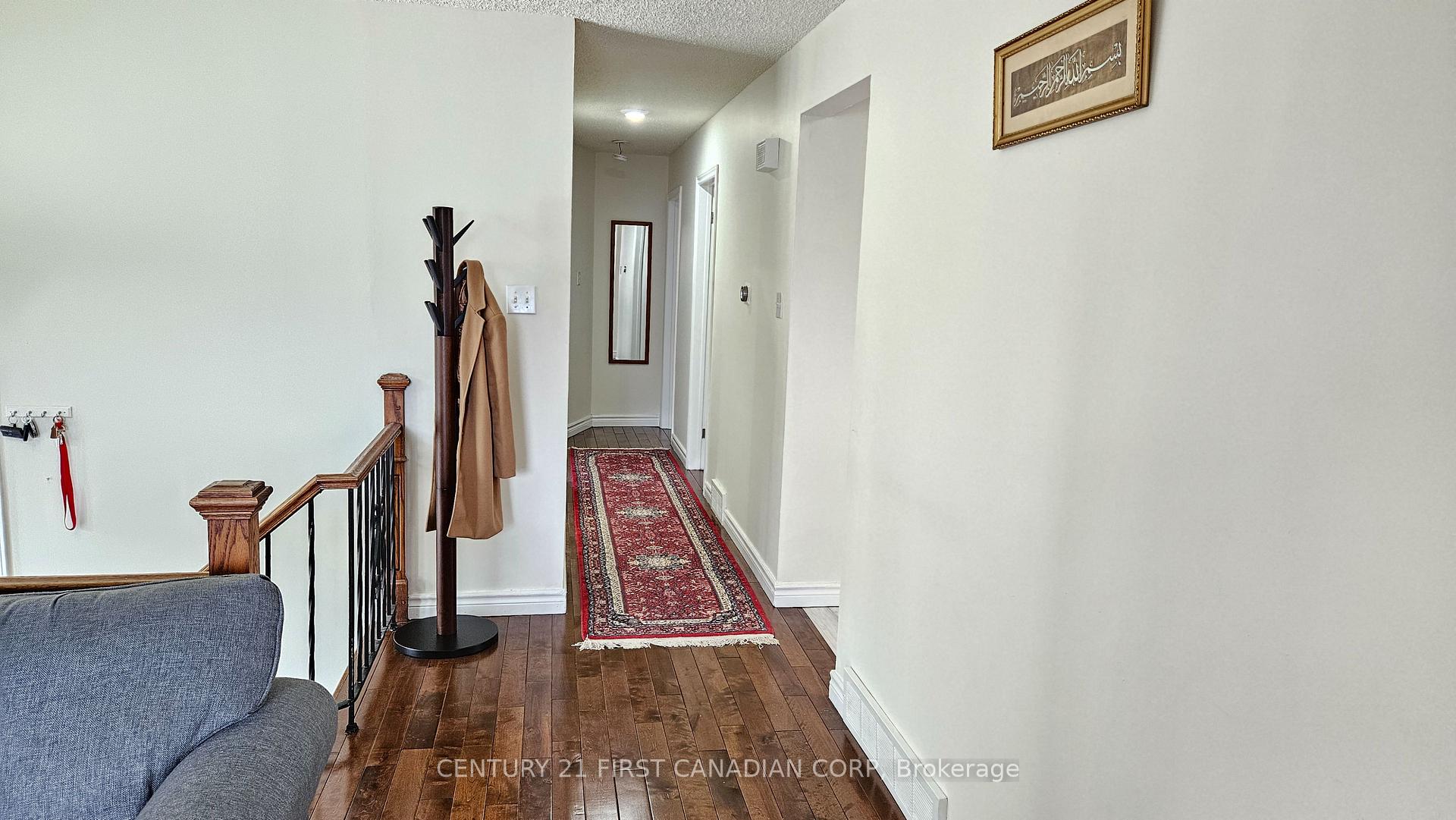 Photo 11 of 45 Locust Crescent, London, South X — HOMEH