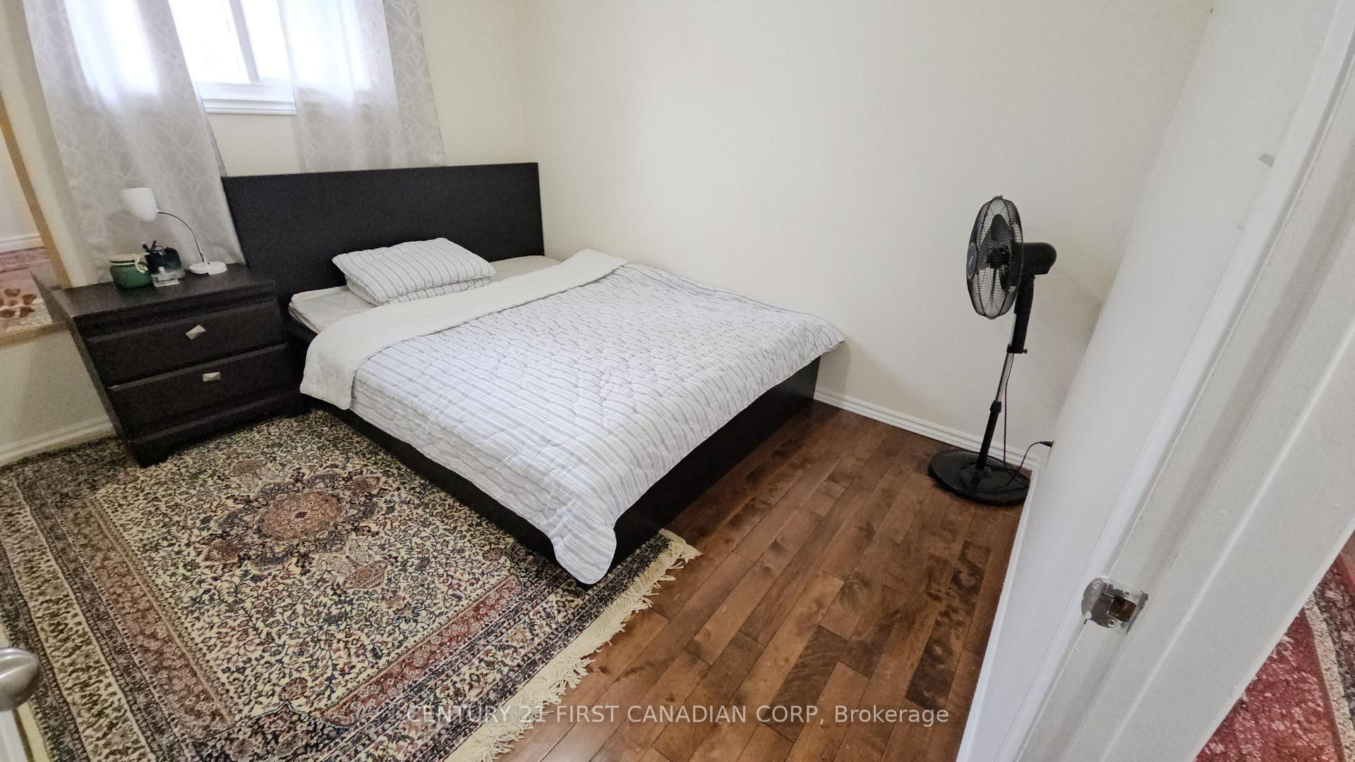 Photo 15 of 45 Locust Crescent, London, South X — HOMEH