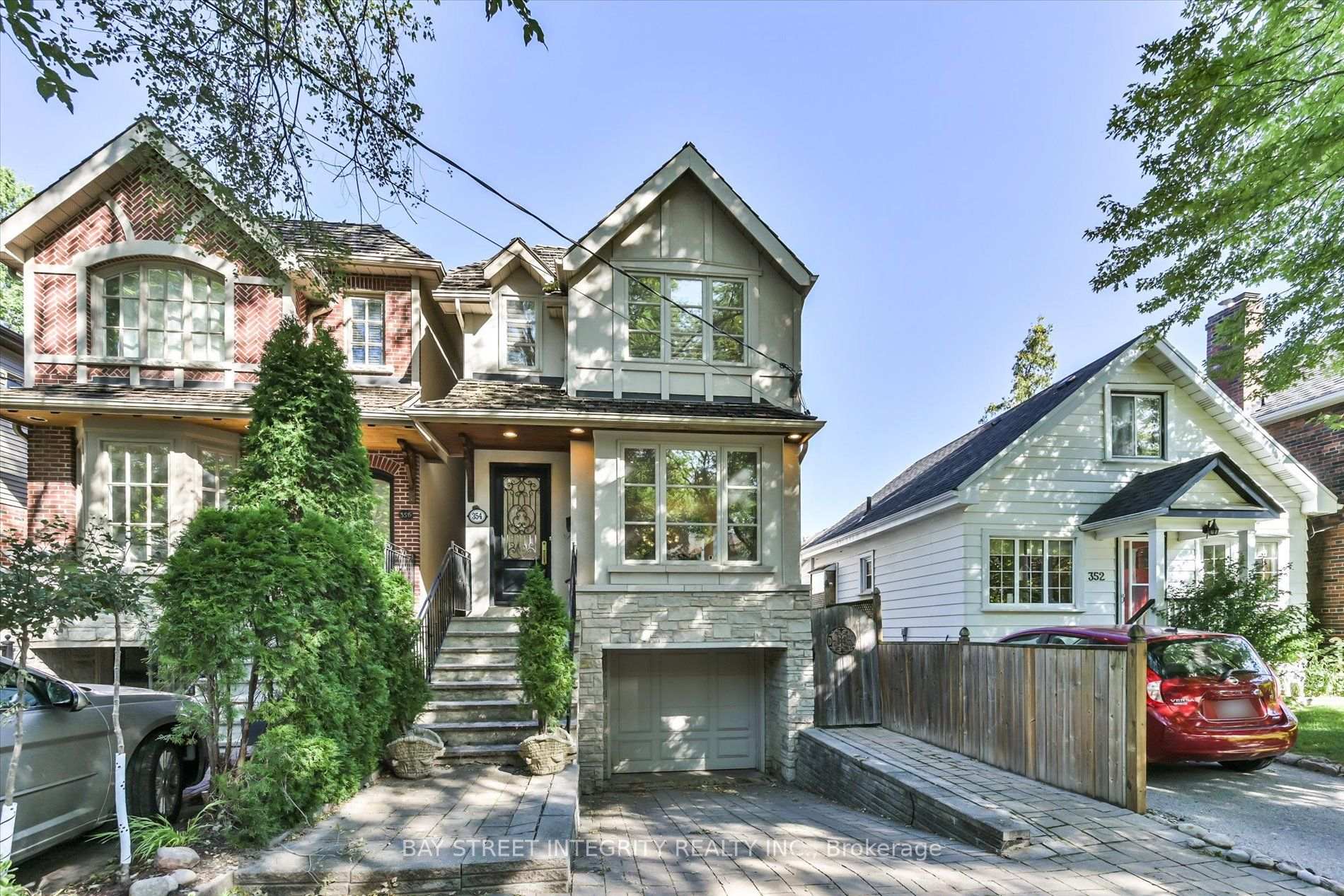 Photo 2 of 354 Old Orchard Grove, Toronto, Bedford Park-Nortown — HOMEH