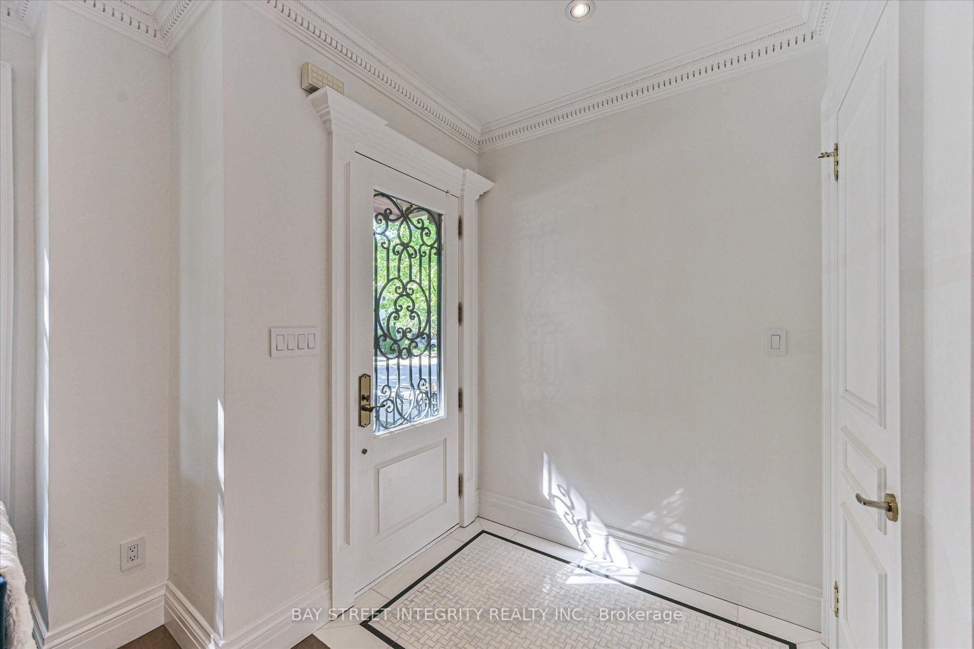 Photo 4 of 354 Old Orchard Grove, Toronto, Bedford Park-Nortown — HOMEH