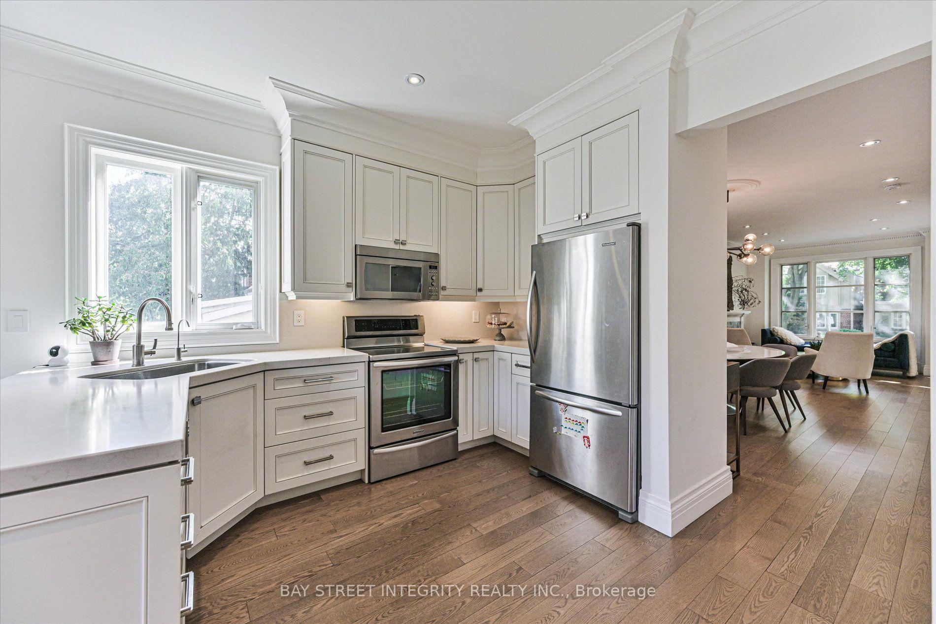 Photo 14 of 354 Old Orchard Grove, Toronto, Bedford Park-Nortown — HOMEH