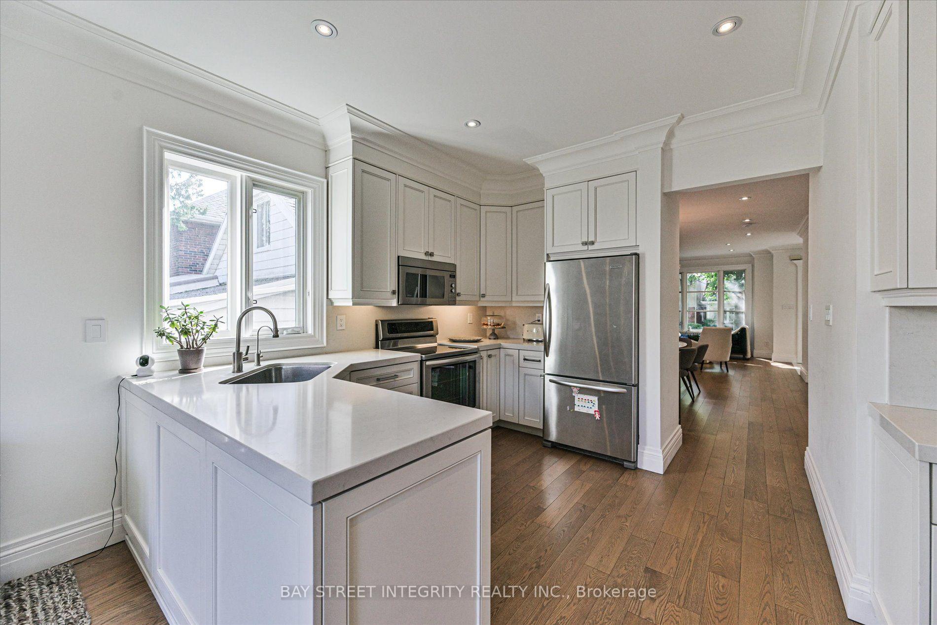 Photo 16 of 354 Old Orchard Grove, Toronto, Bedford Park-Nortown — HOMEH