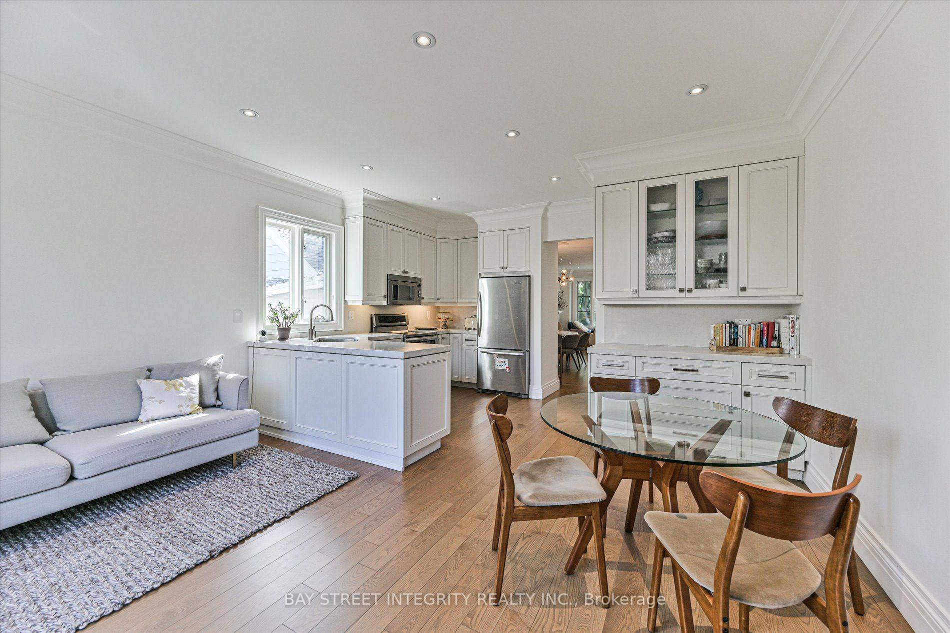 Photo 18 of 354 Old Orchard Grove, Toronto, Bedford Park-Nortown — HOMEH