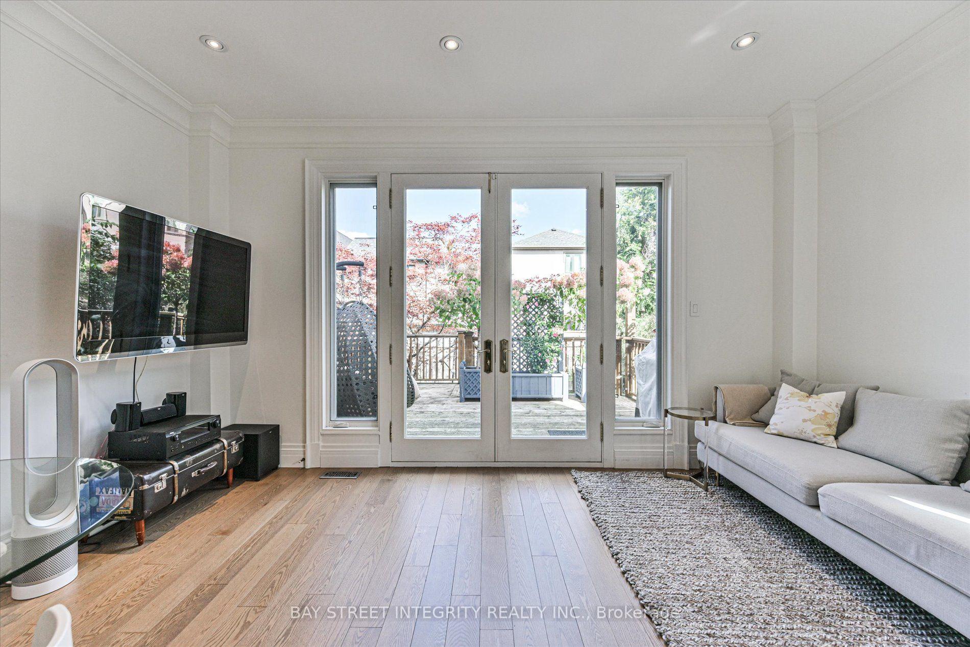 Photo 19 of 354 Old Orchard Grove, Toronto, Bedford Park-Nortown — HOMEH