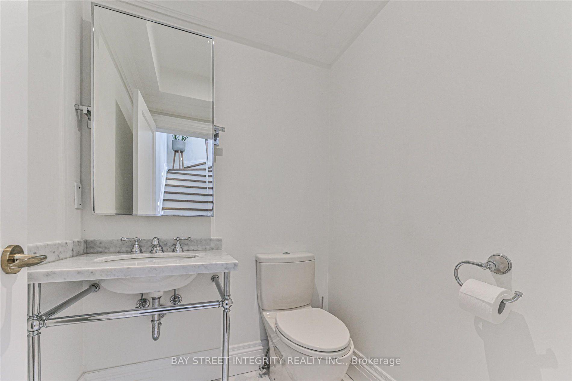 Photo 21 of 354 Old Orchard Grove, Toronto, Bedford Park-Nortown — HOMEH