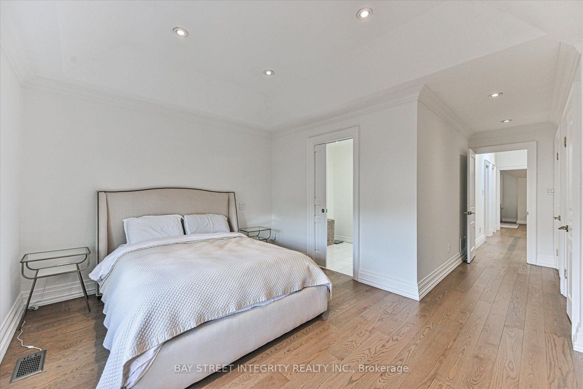 Photo 25 of 354 Old Orchard Grove, Toronto, Bedford Park-Nortown — HOMEH