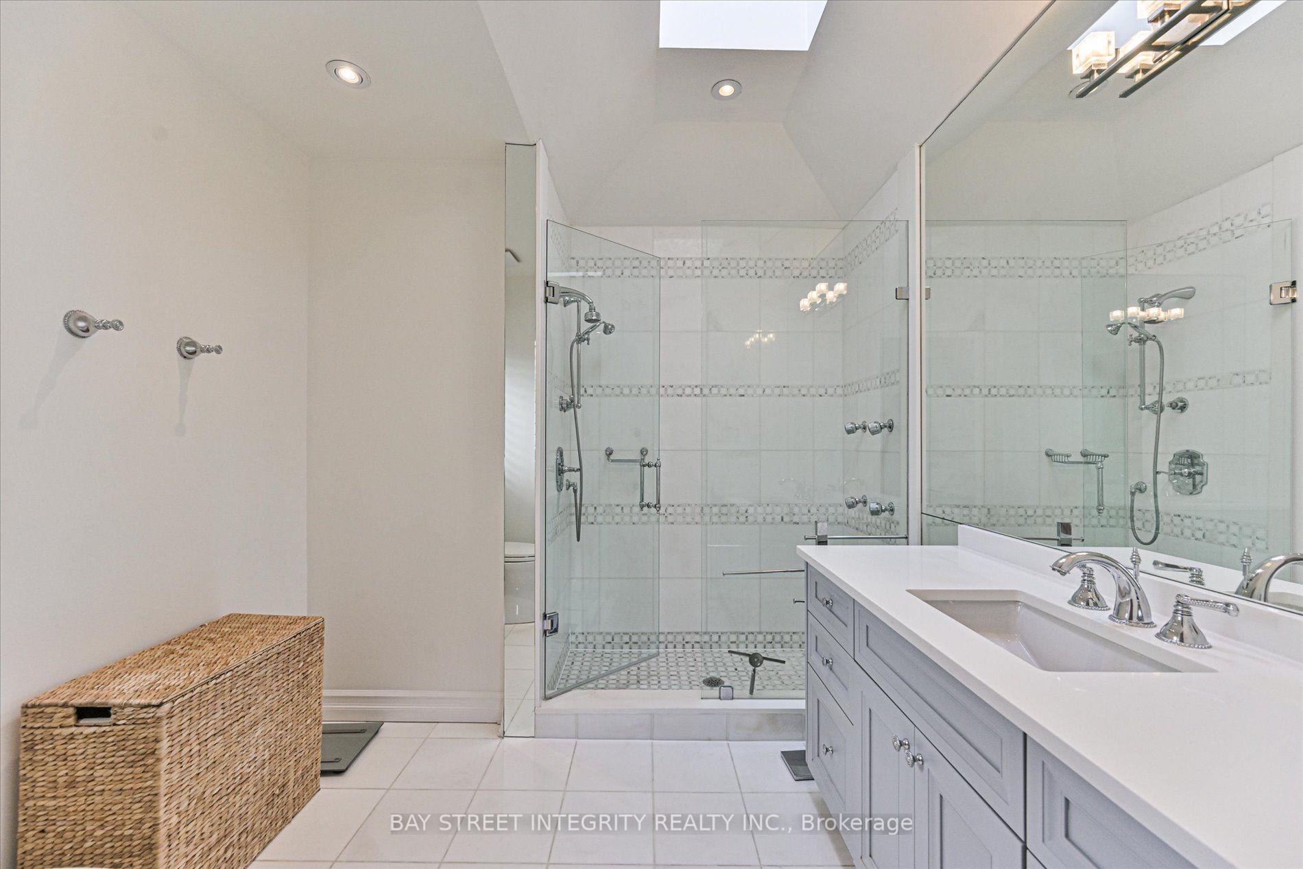 Photo 27 of 354 Old Orchard Grove, Toronto, Bedford Park-Nortown — HOMEH