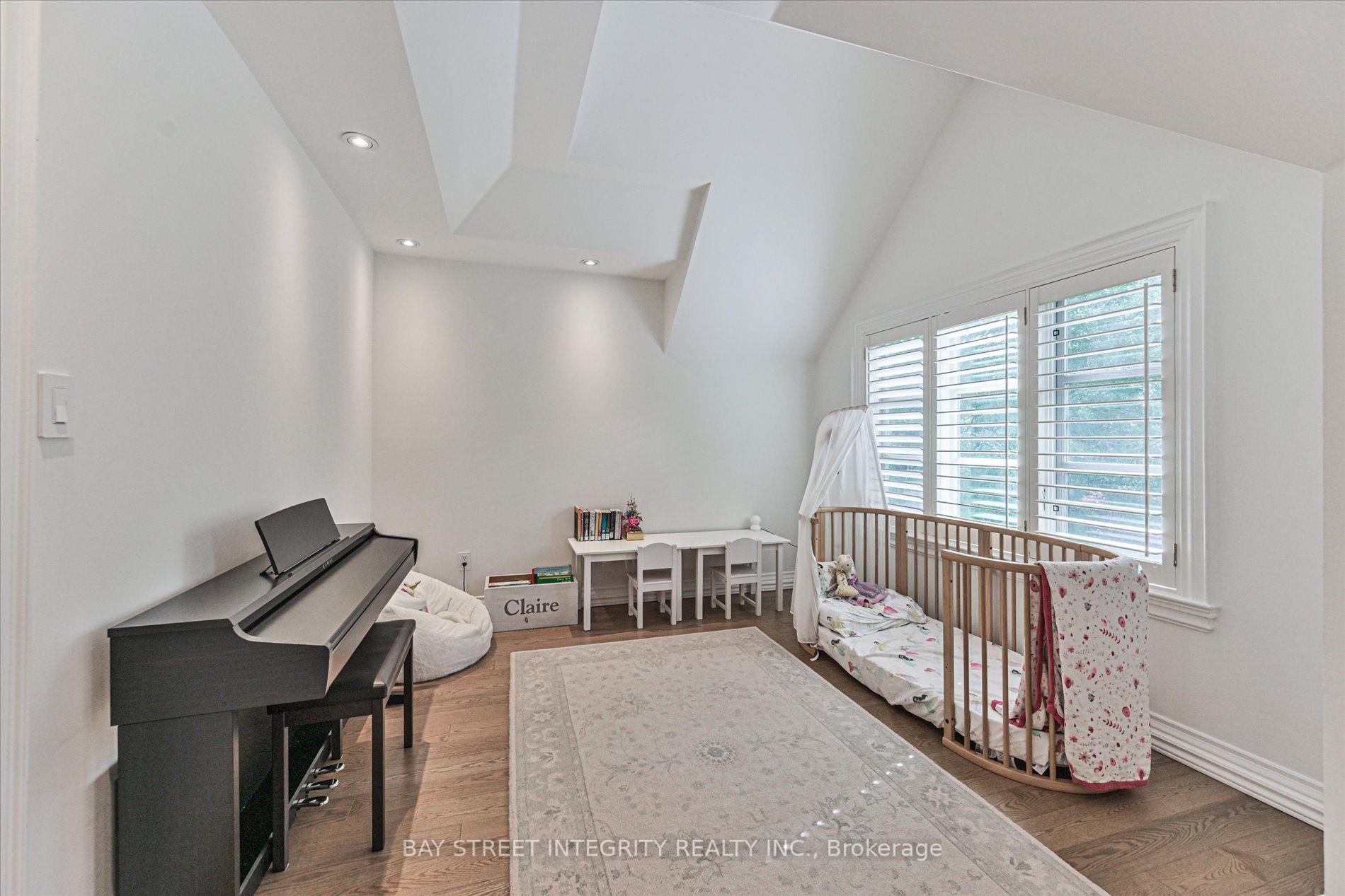 Photo 29 of 354 Old Orchard Grove, Toronto, Bedford Park-Nortown — HOMEH