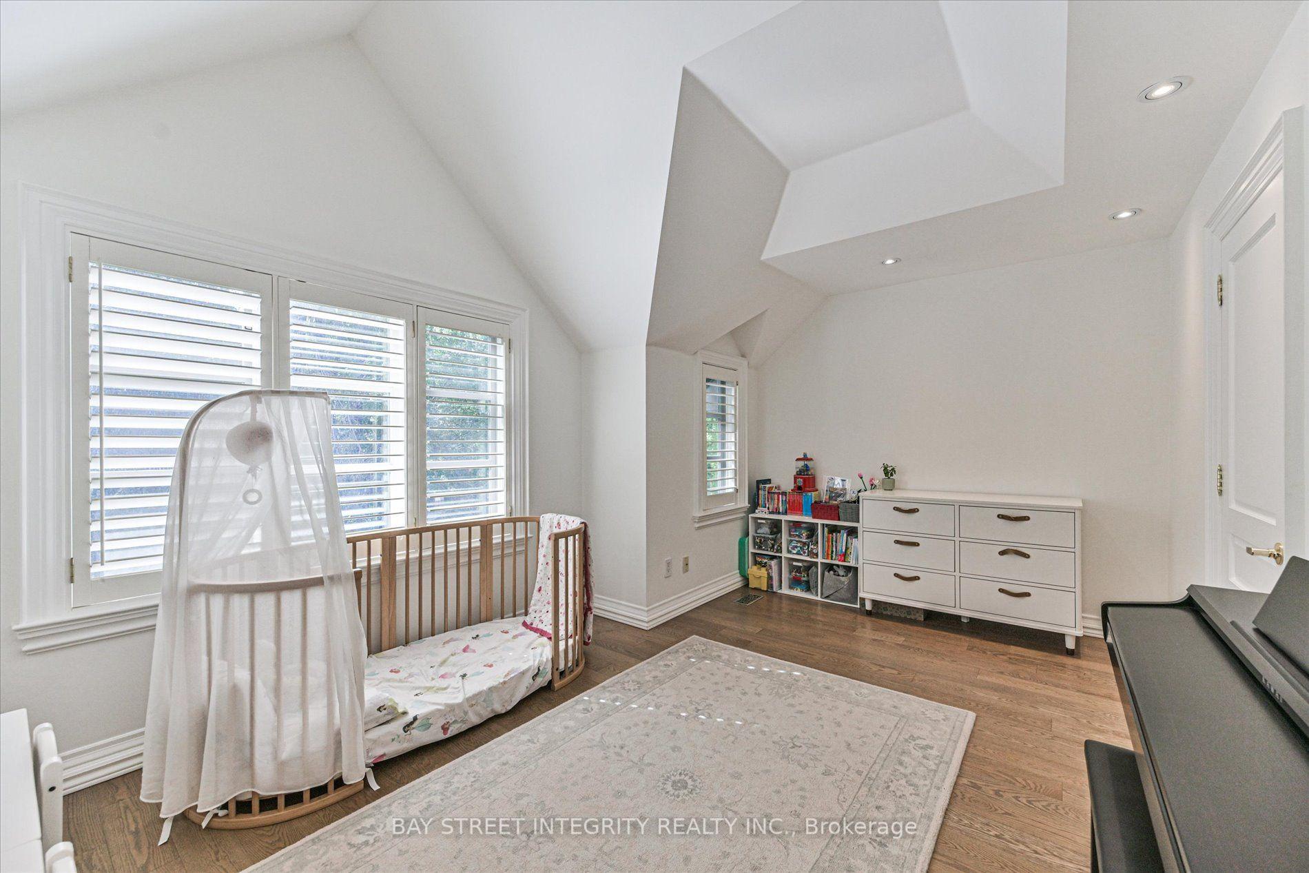 Photo 30 of 354 Old Orchard Grove, Toronto, Bedford Park-Nortown — HOMEH