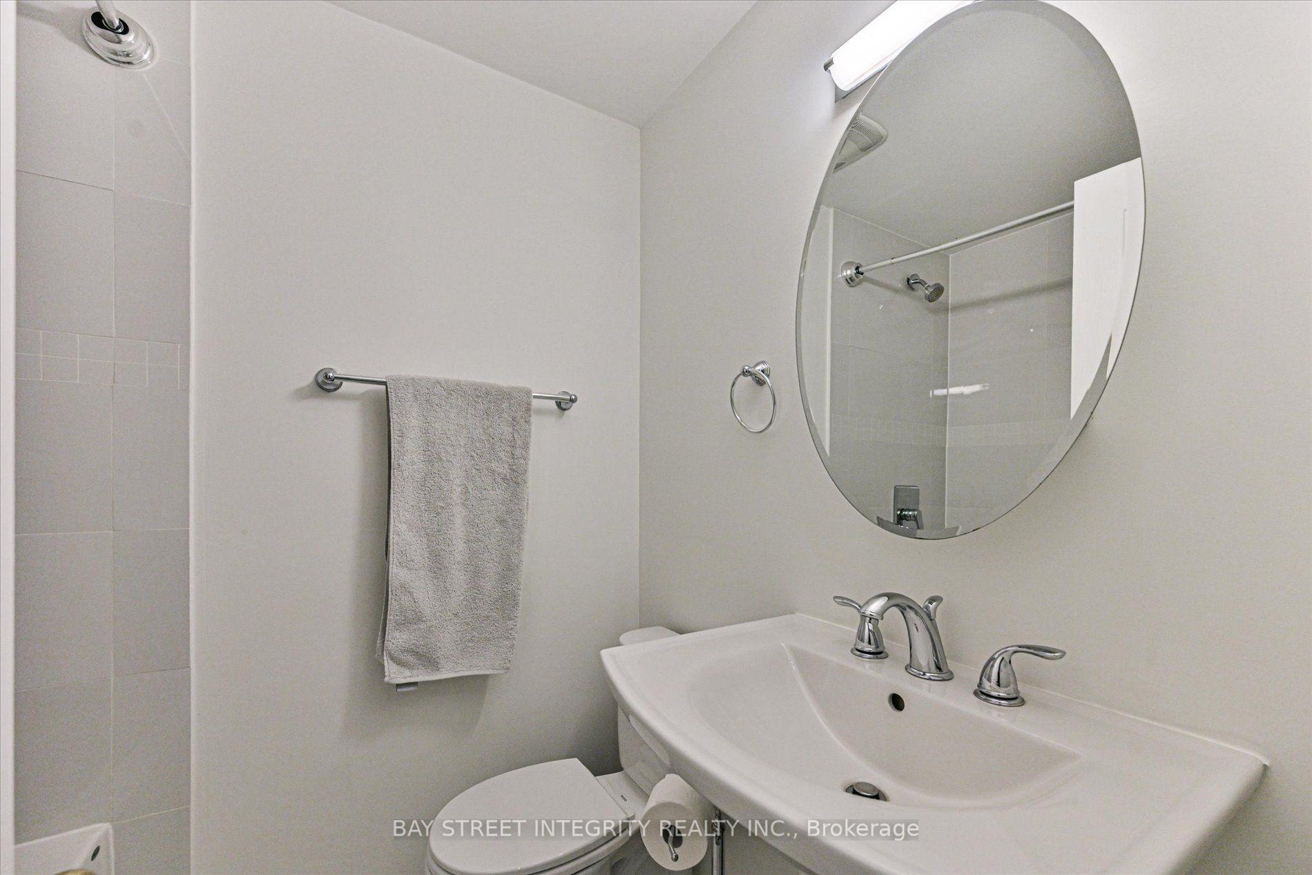 Photo 38 of 354 Old Orchard Grove, Toronto, Bedford Park-Nortown — HOMEH