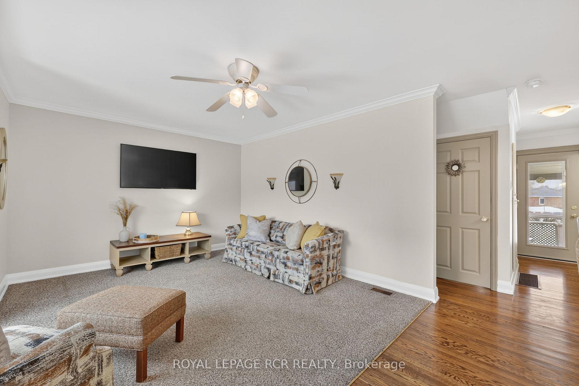 Photo 6 of 65 Donald Street, Barrie, Queen's Park — HOMEH