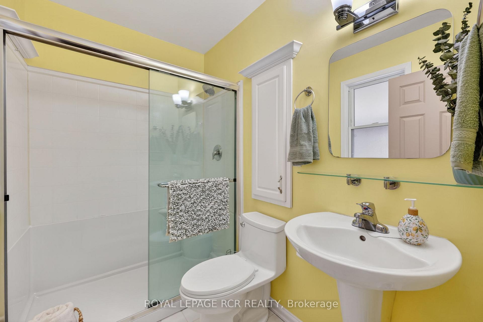 Photo 18 of 65 Donald Street, Barrie, Queen's Park — HOMEH