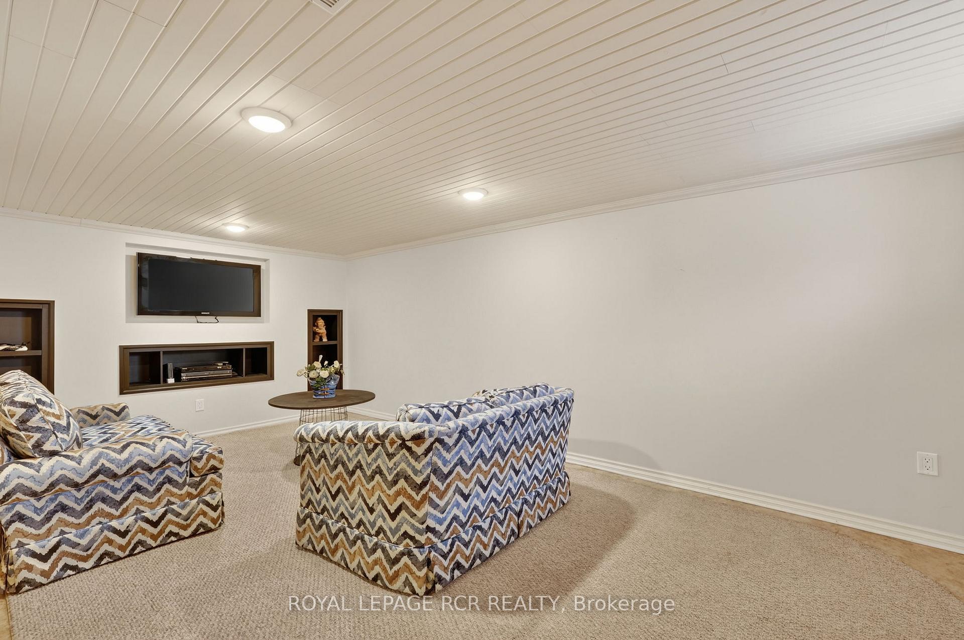Photo 29 of 65 Donald Street, Barrie, Queen's Park — HOMEH