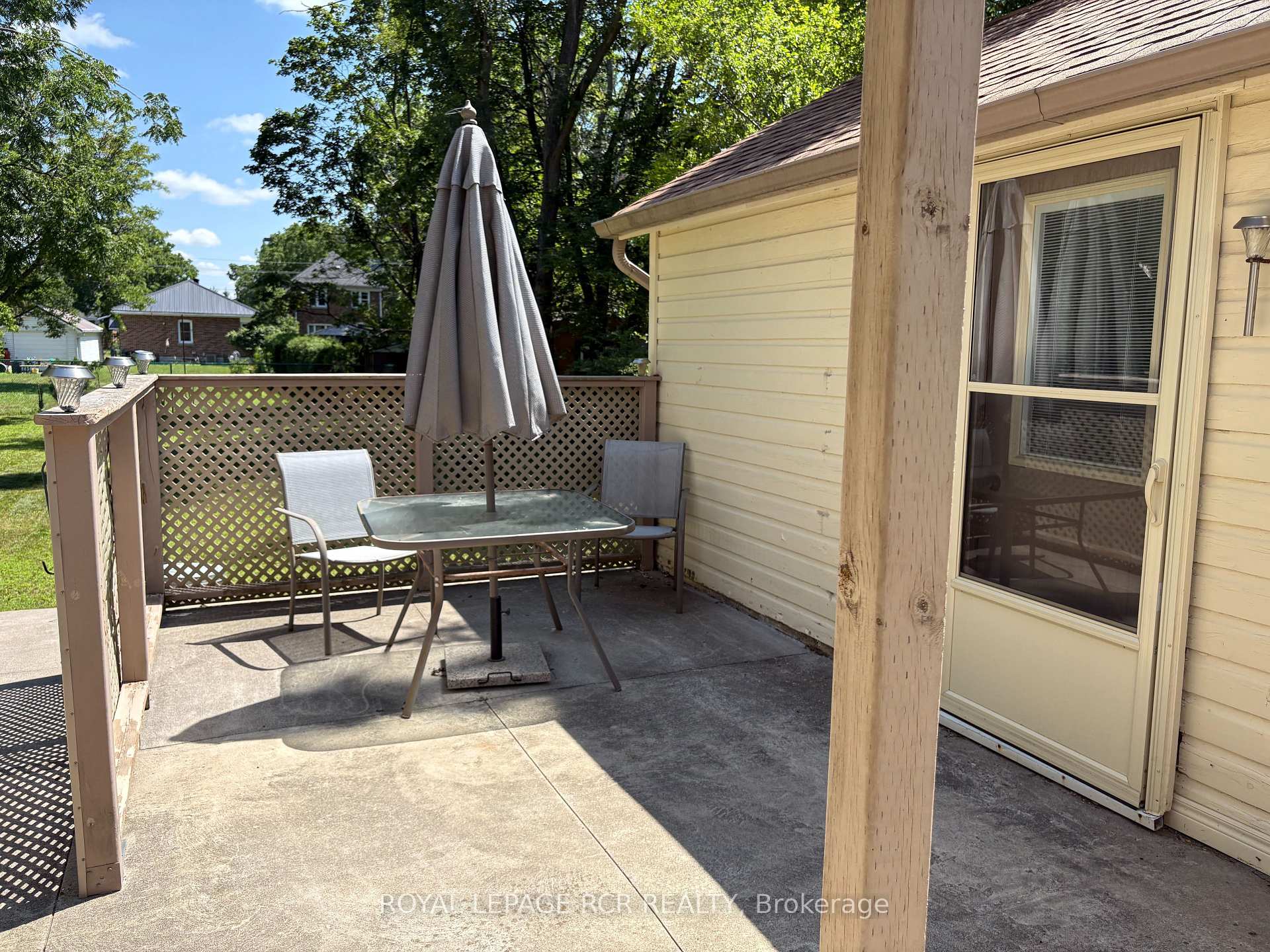 Photo 39 of 65 Donald Street, Barrie, Queen's Park — HOMEH