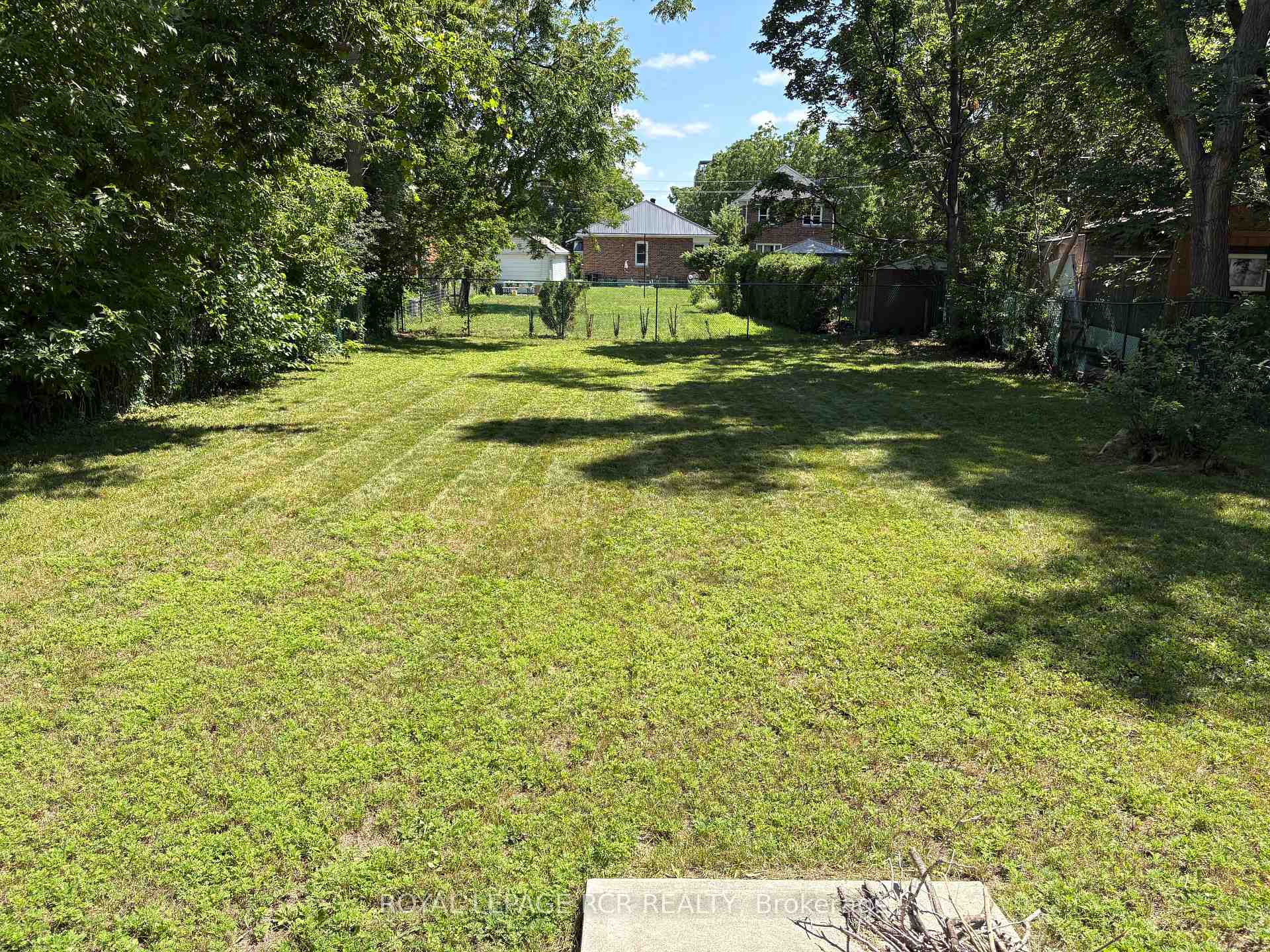 Photo 43 of 65 Donald Street, Barrie, Queen's Park — HOMEH