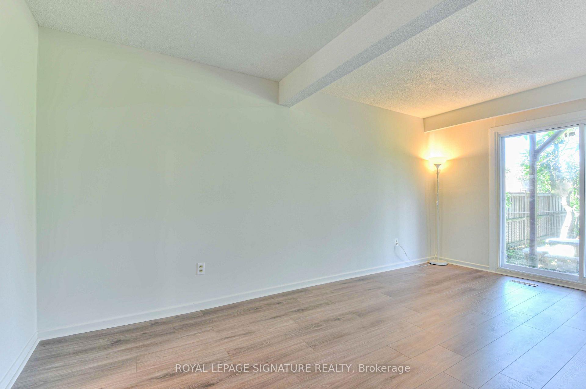 Photo 10 of 132 Valdor Drive, Scarborough, Agincourt North — HOMEH