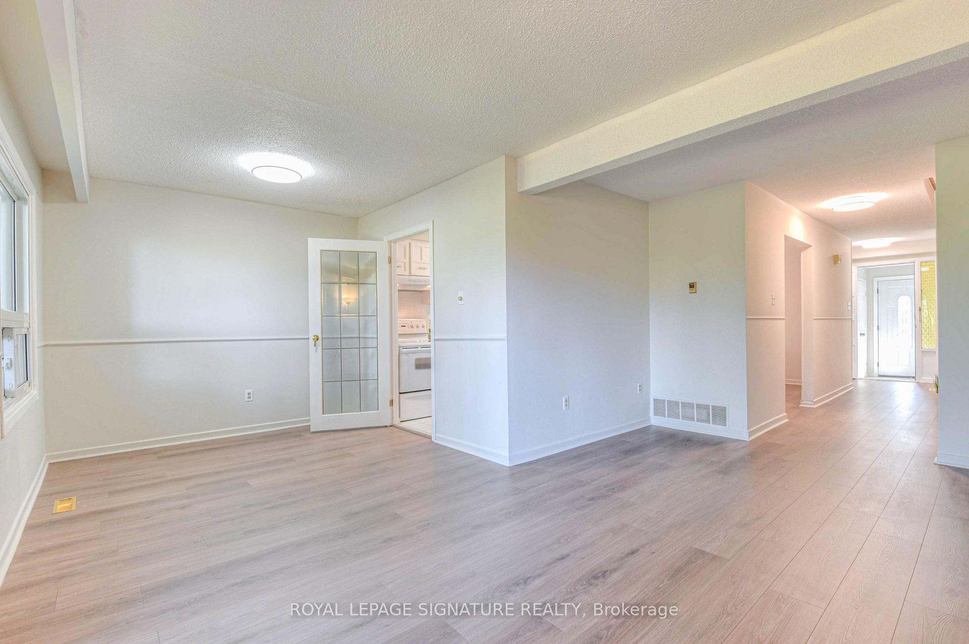 Photo 13 of 132 Valdor Drive, Scarborough, Agincourt North — HOMEH