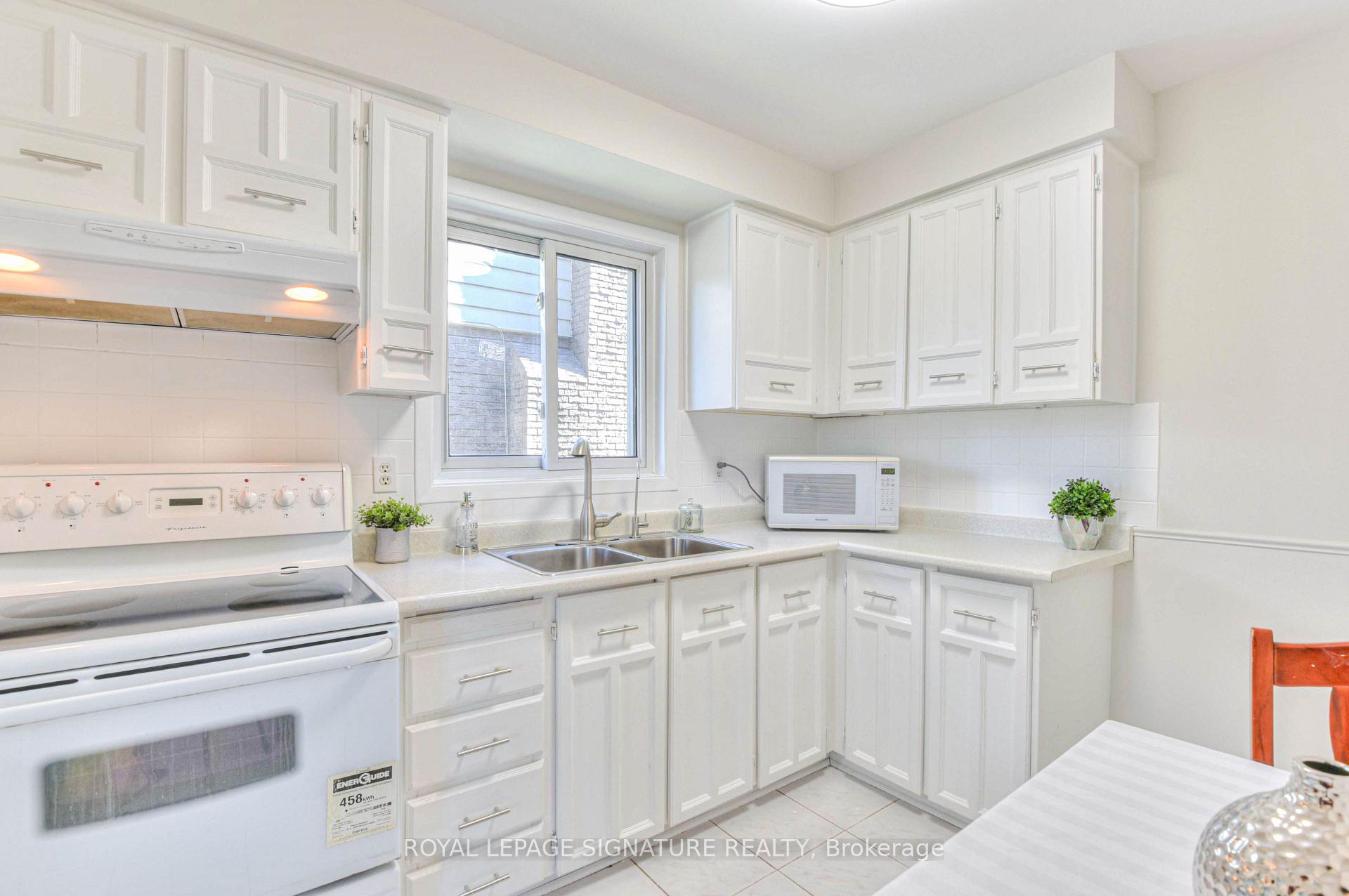 Photo 17 of 132 Valdor Drive, Scarborough, Agincourt North — HOMEH