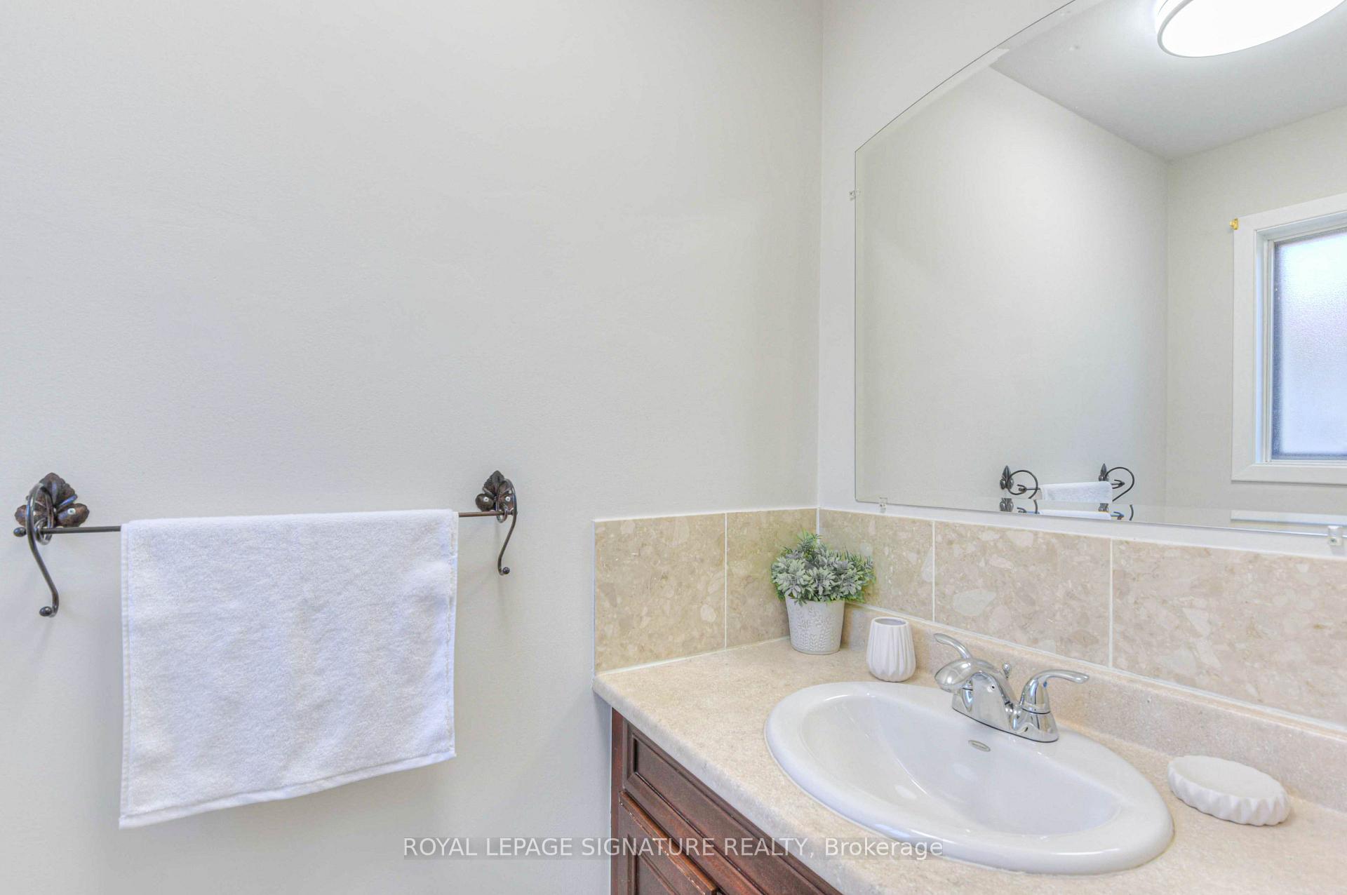 Photo 29 of 132 Valdor Drive, Scarborough, Agincourt North — HOMEH