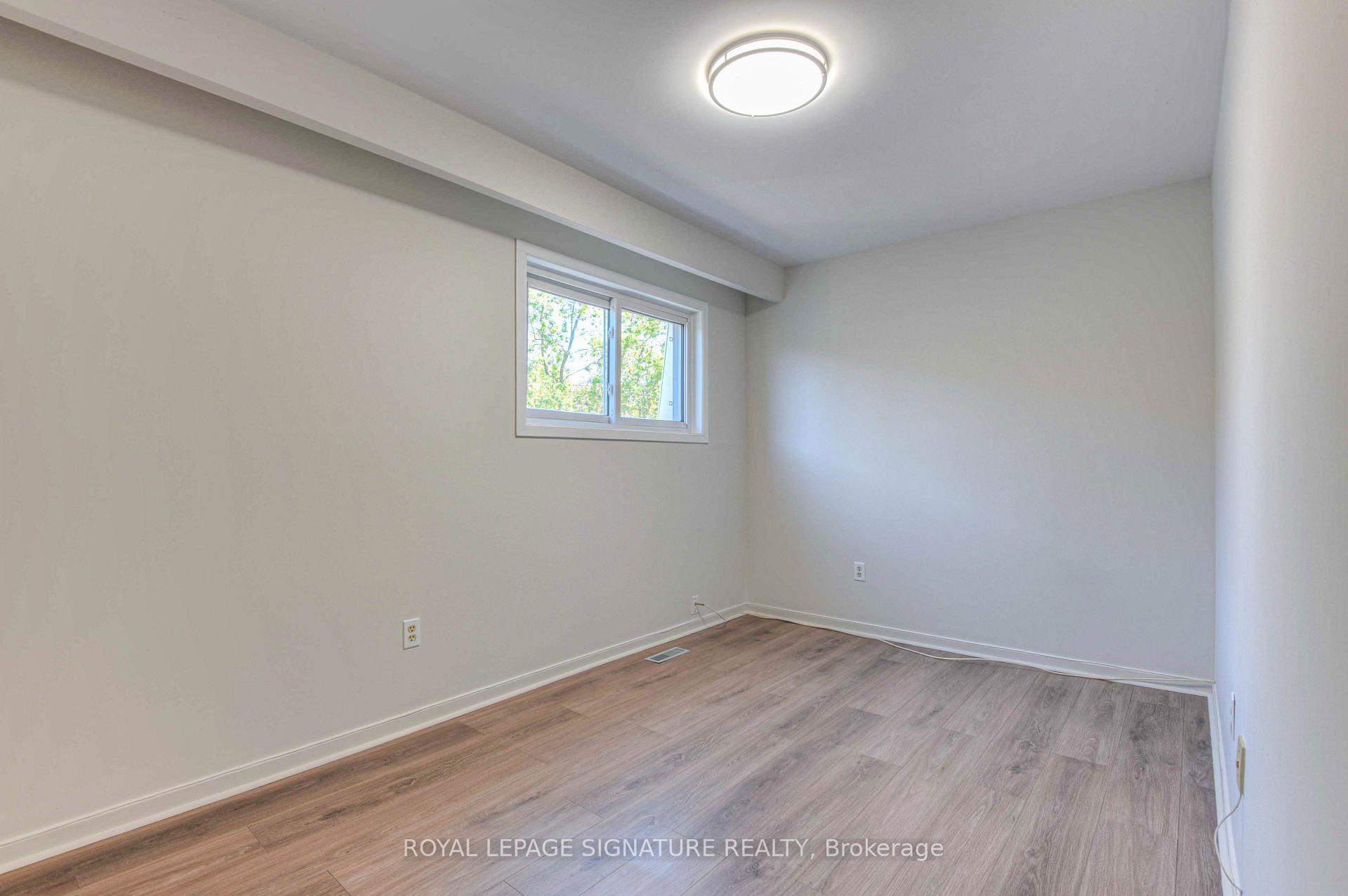 Photo 35 of 132 Valdor Drive, Scarborough, Agincourt North — HOMEH
