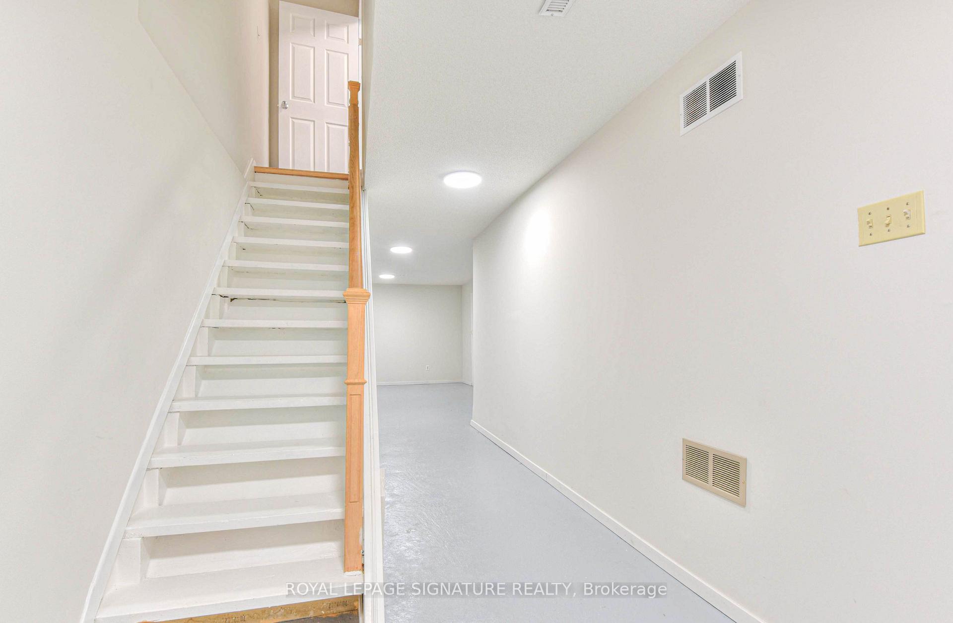Photo 39 of 132 Valdor Drive, Scarborough, Agincourt North — HOMEH