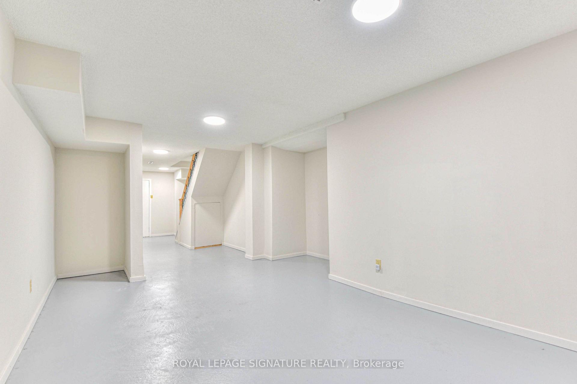 Photo 42 of 132 Valdor Drive, Scarborough, Agincourt North — HOMEH