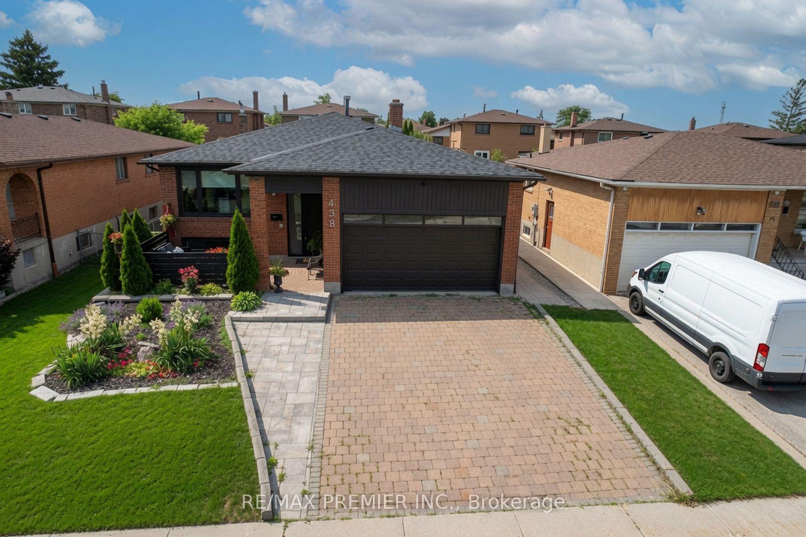 Photo 3 of 438 Woodbridge Avenue, Vaughan, West Woodbridge — HOMEH