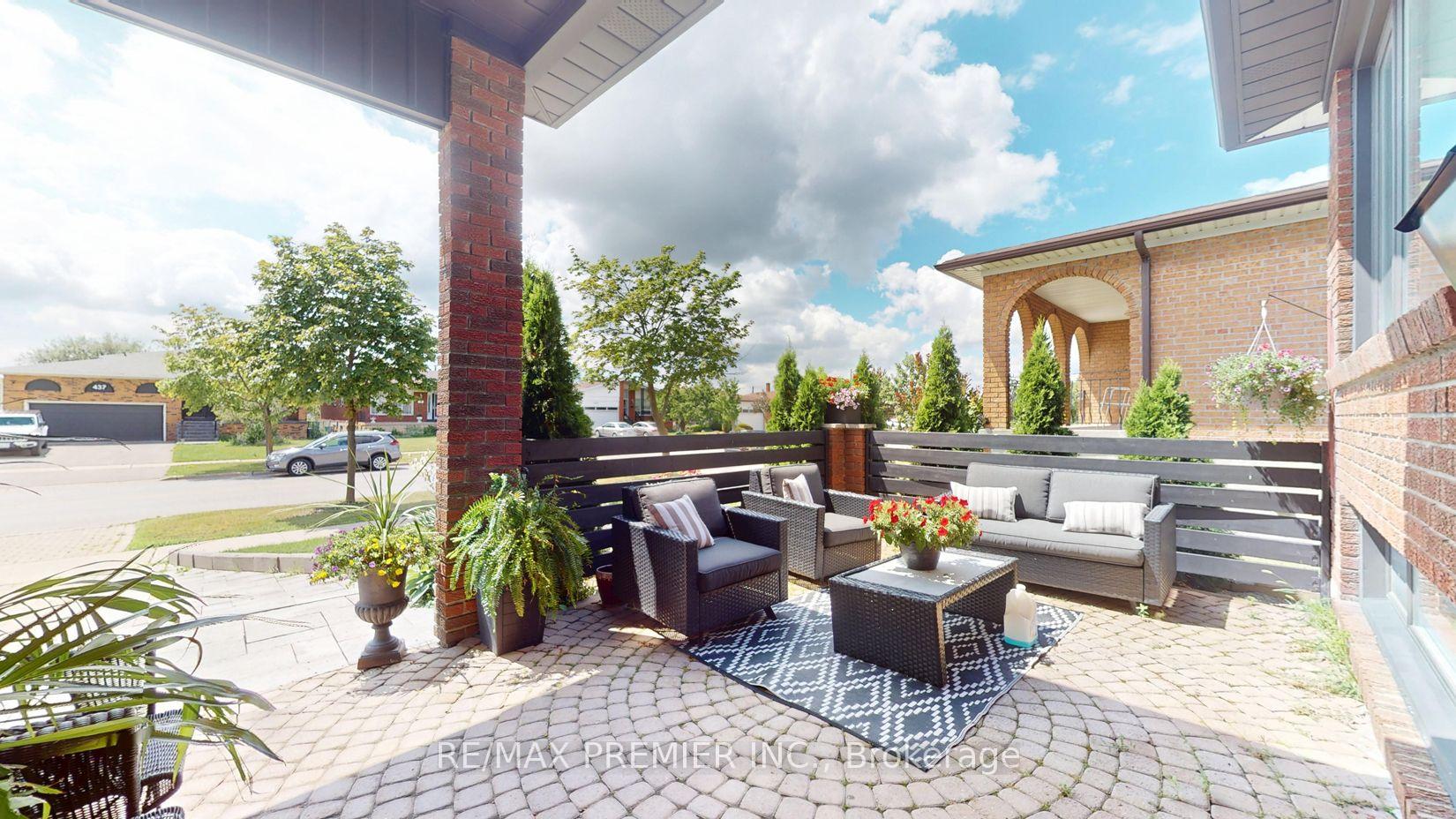 Photo 6 of 438 Woodbridge Avenue, Vaughan, West Woodbridge — HOMEH