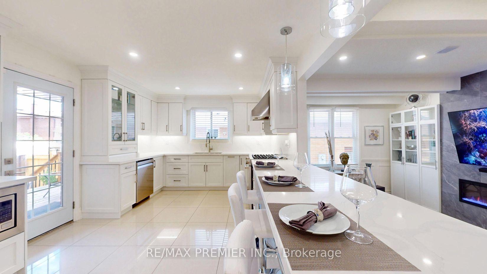Photo 11 of 438 Woodbridge Avenue, Vaughan, West Woodbridge — HOMEH