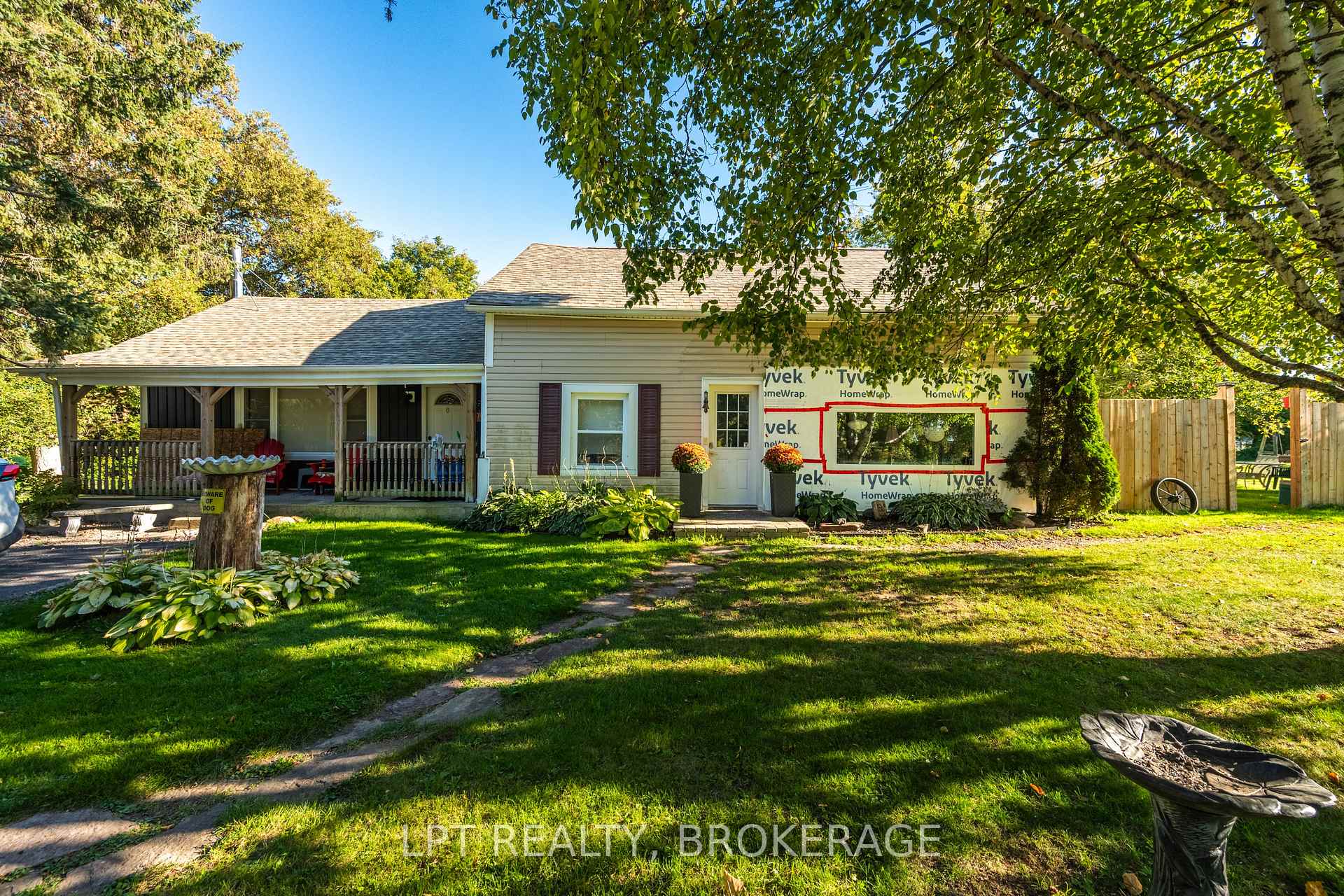 Photo 6 of 408 Chipmunk Ridge Road, Loyalist, Lennox and Addington - South — HOMEH