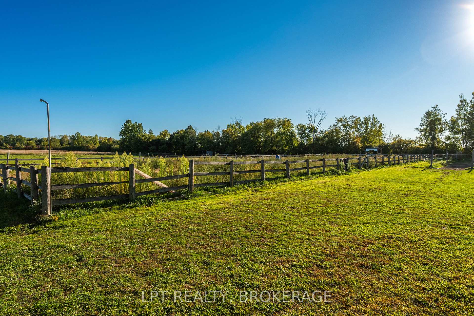 Photo 32 of 408 Chipmunk Ridge Road, Loyalist, Lennox and Addington - South — HOMEH