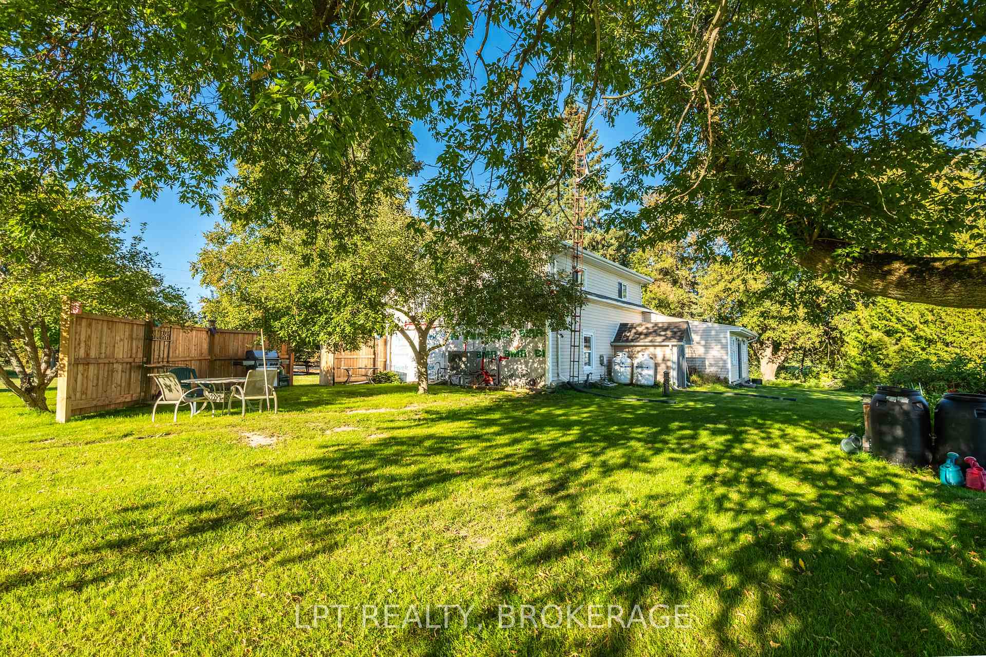 Photo 33 of 408 Chipmunk Ridge Road, Loyalist, Lennox and Addington - South — HOMEH