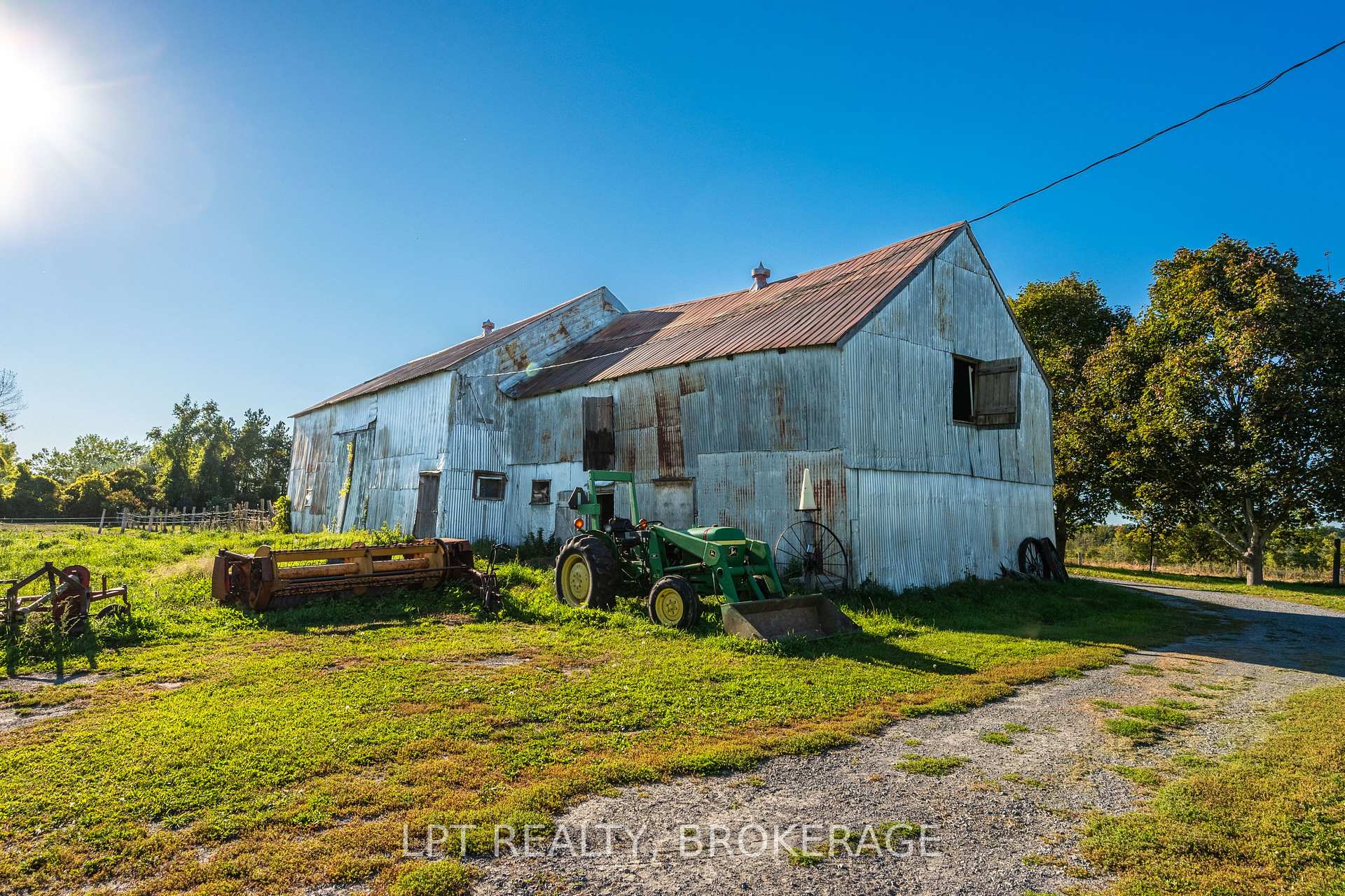Photo 35 of 408 Chipmunk Ridge Road, Loyalist, Lennox and Addington - South — HOMEH