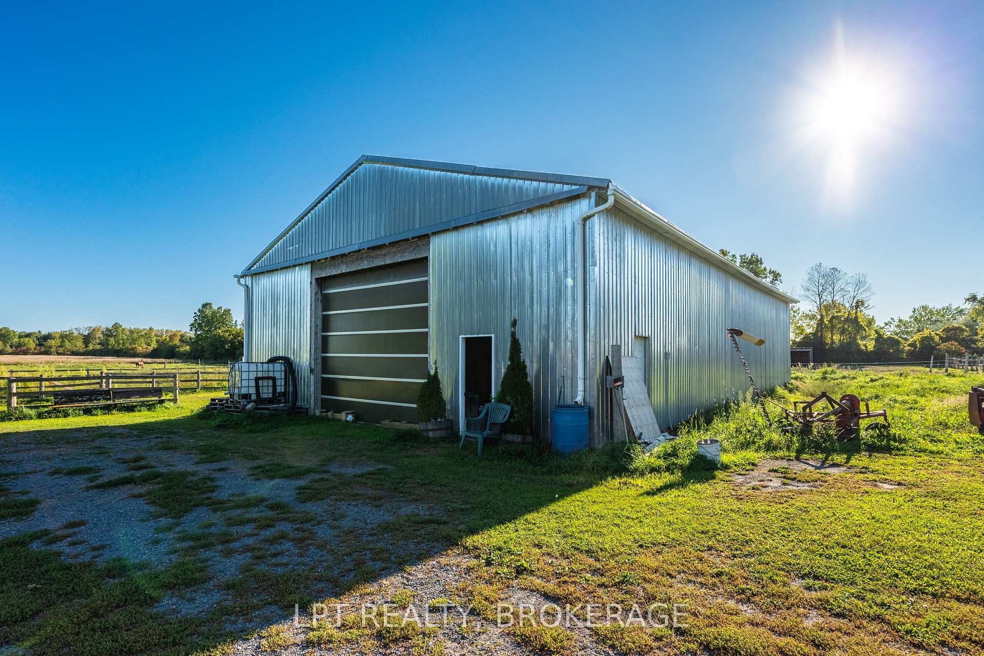 Photo 36 of 408 Chipmunk Ridge Road, Loyalist, Lennox and Addington - South — HOMEH