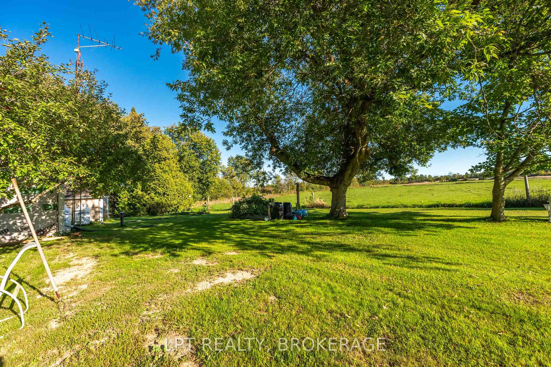 Photo 38 of 408 Chipmunk Ridge Road, Loyalist, Lennox and Addington - South — HOMEH