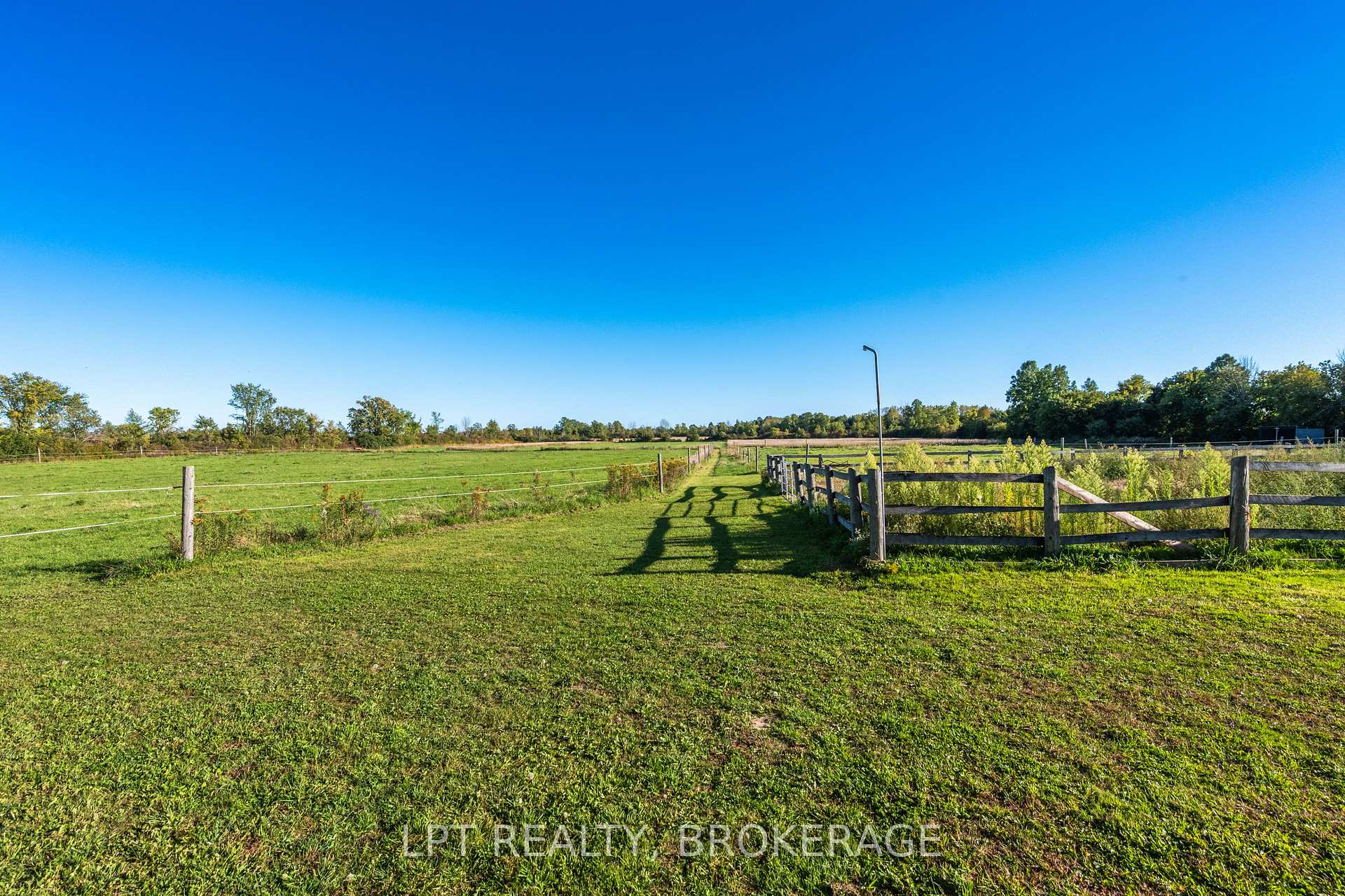 Photo 39 of 408 Chipmunk Ridge Road, Loyalist, Lennox and Addington - South — HOMEH