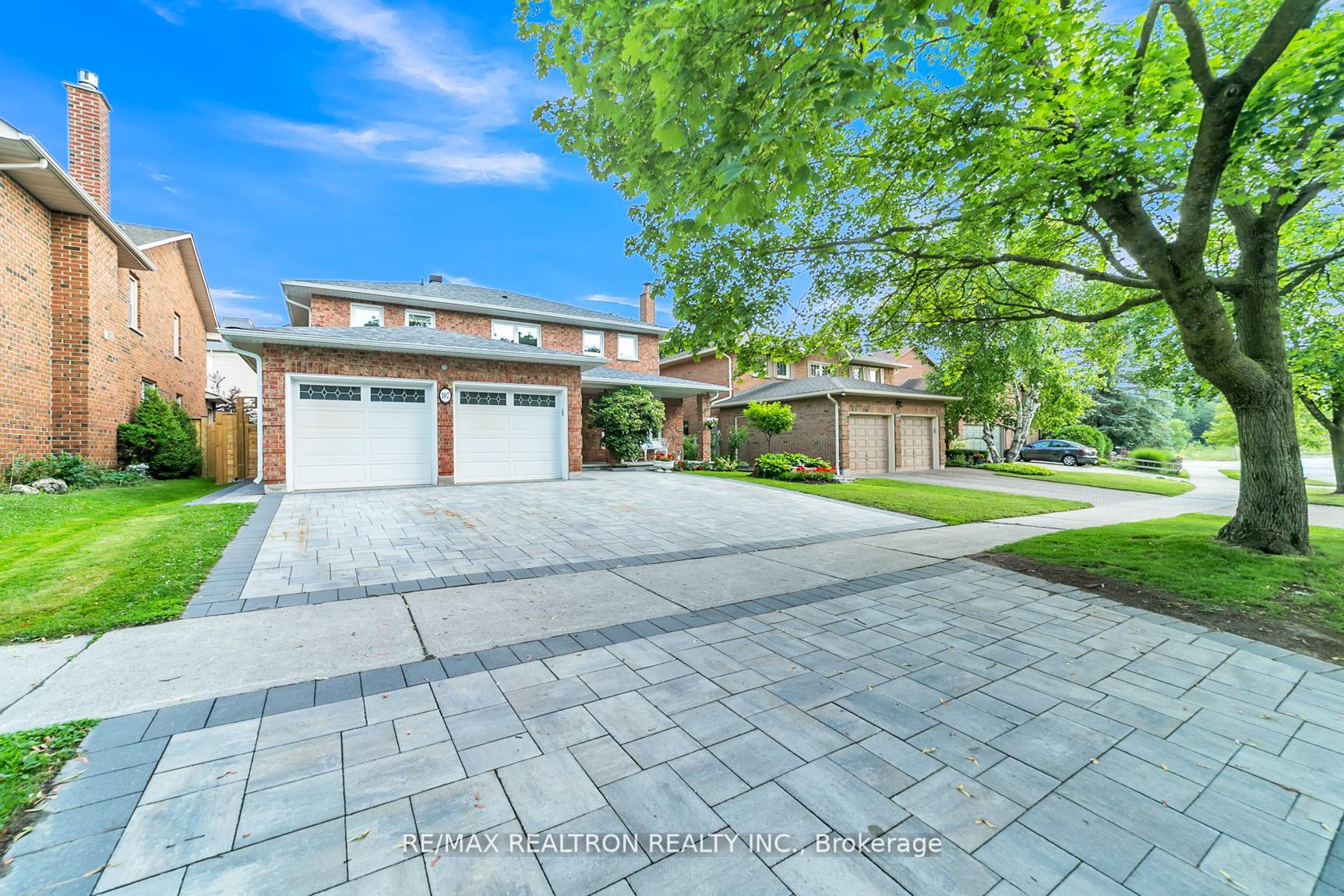 Photo 1 of 107 Golf Links Drive, Aurora, Aurora Heights — HOMEH