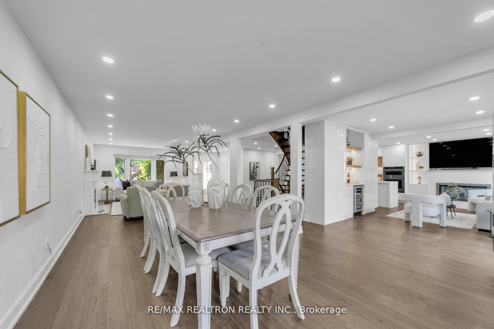 Photo 14 of 107 Golf Links Drive, Aurora, Aurora Heights — HOMEH
