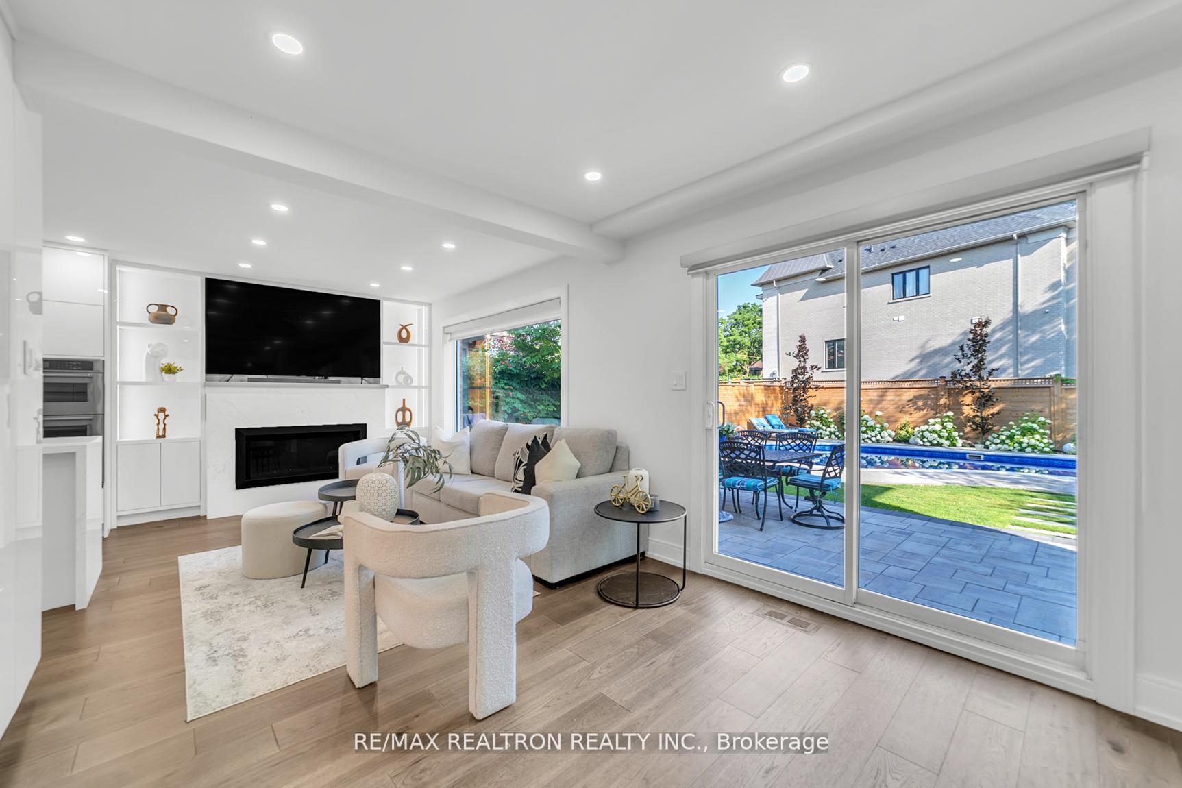 Photo 16 of 107 Golf Links Drive, Aurora, Aurora Heights — HOMEH