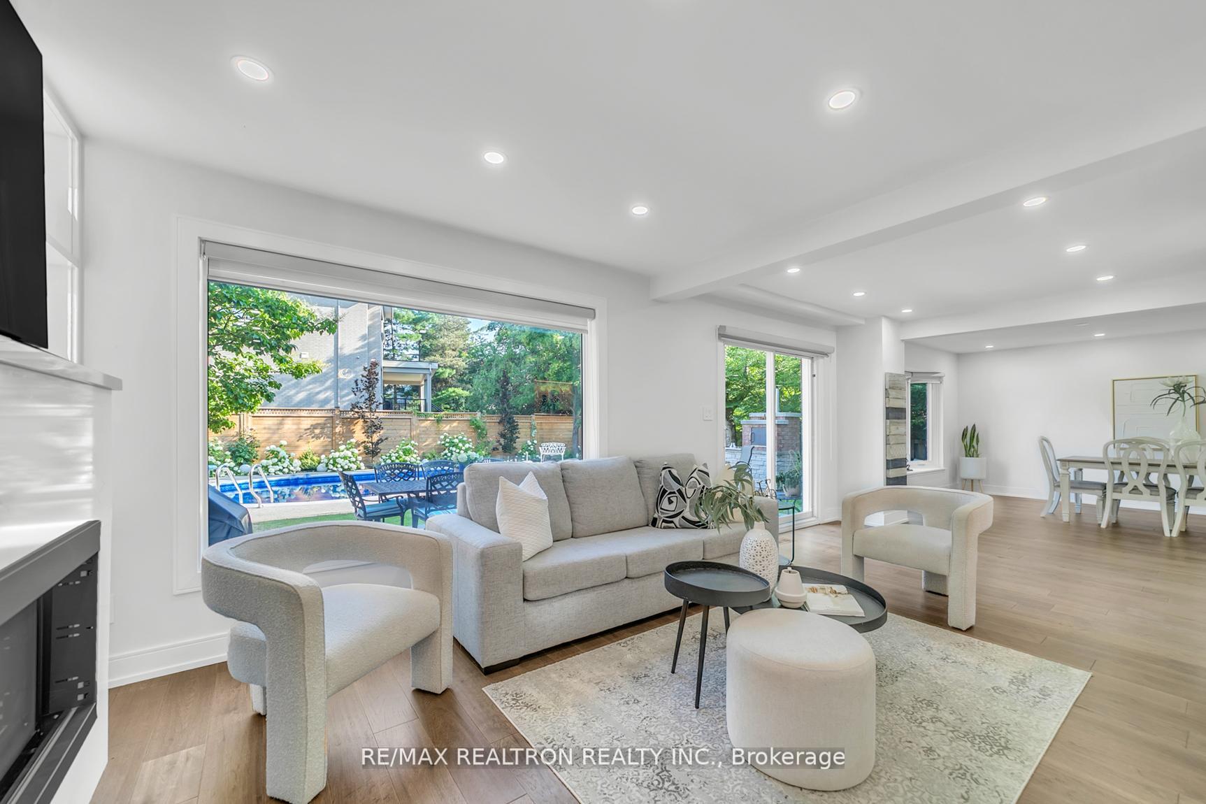 Photo 17 of 107 Golf Links Drive, Aurora, Aurora Heights — HOMEH