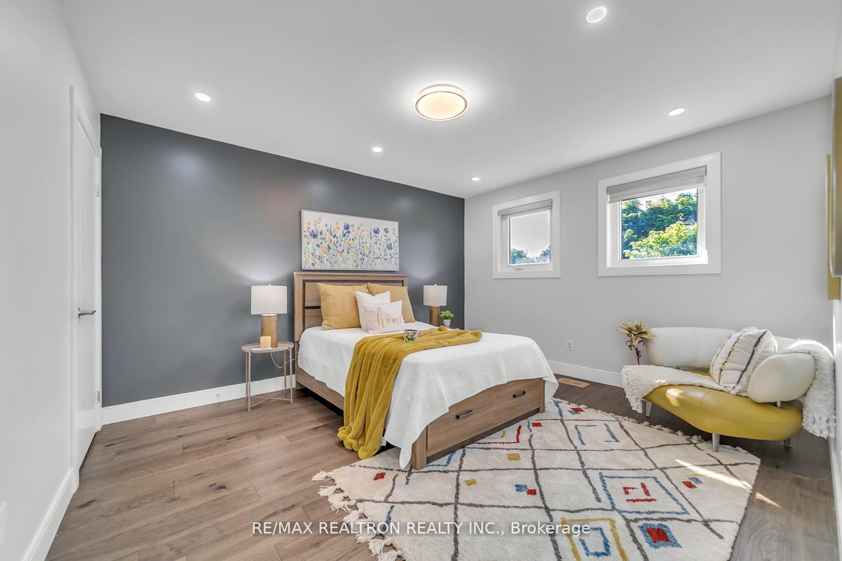 Photo 24 of 107 Golf Links Drive, Aurora, Aurora Heights — HOMEH