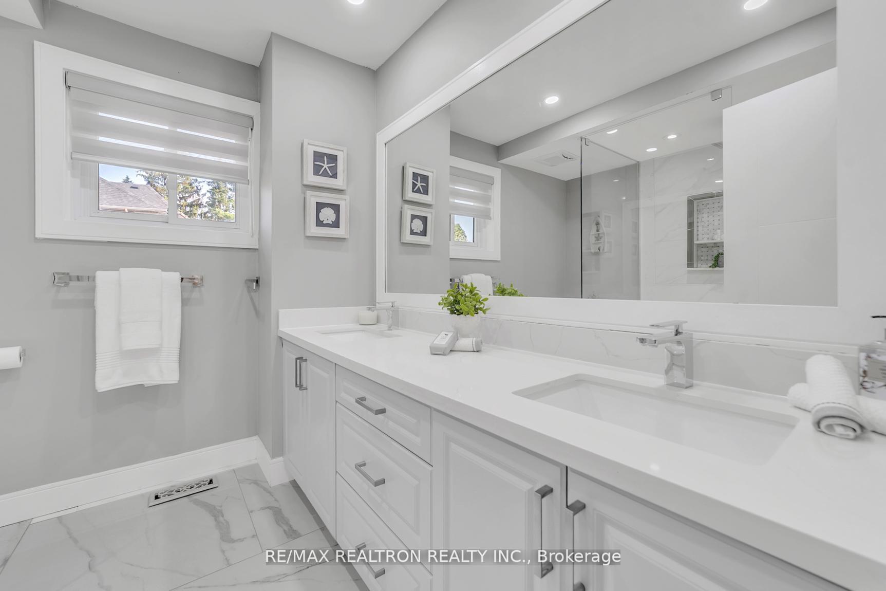 Photo 26 of 107 Golf Links Drive, Aurora, Aurora Heights — HOMEH