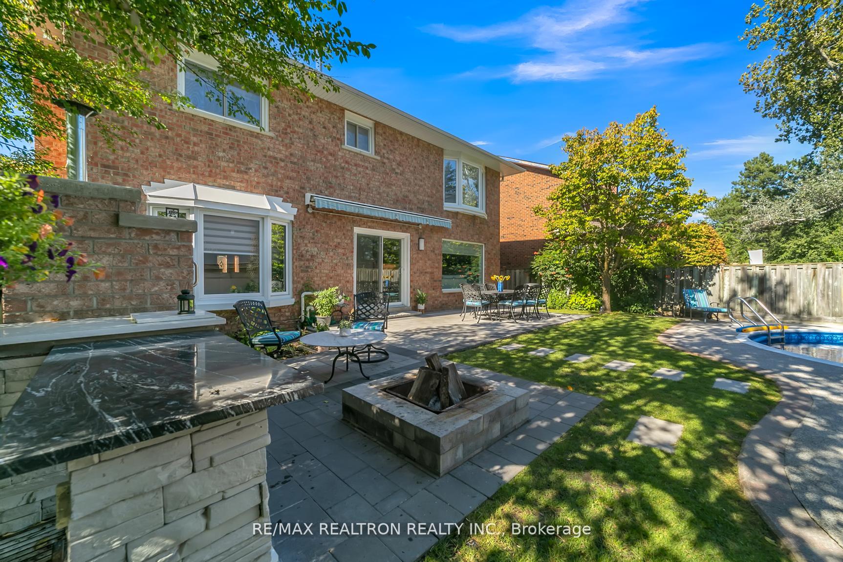 Photo 35 of 107 Golf Links Drive, Aurora, Aurora Heights — HOMEH