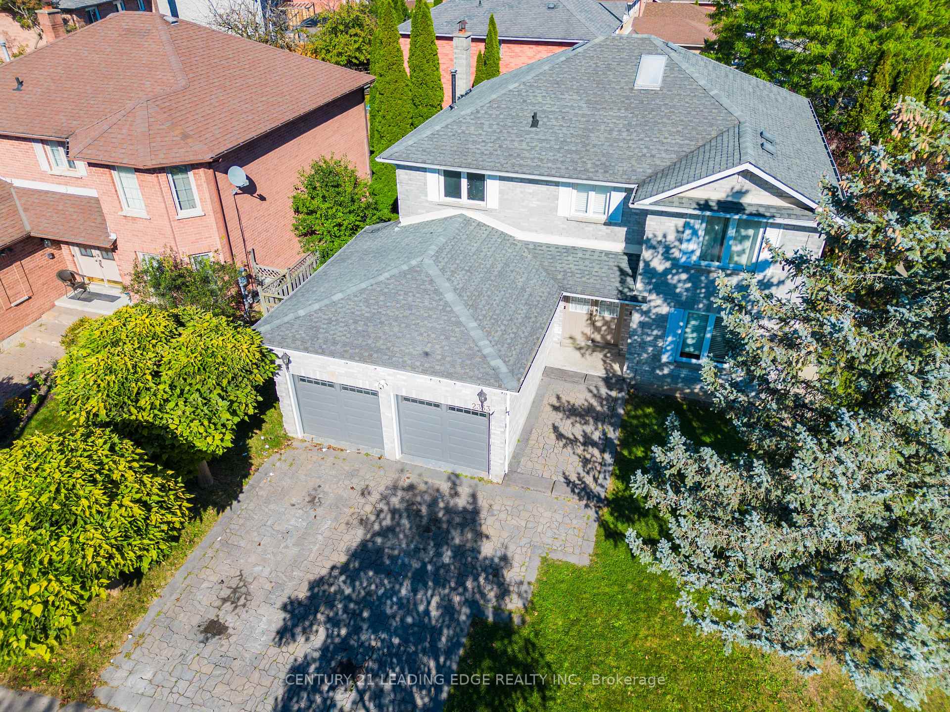 Photo 2 of 2353 Wildwood Crescent, Pickering, Brock Ridge — HOMEH