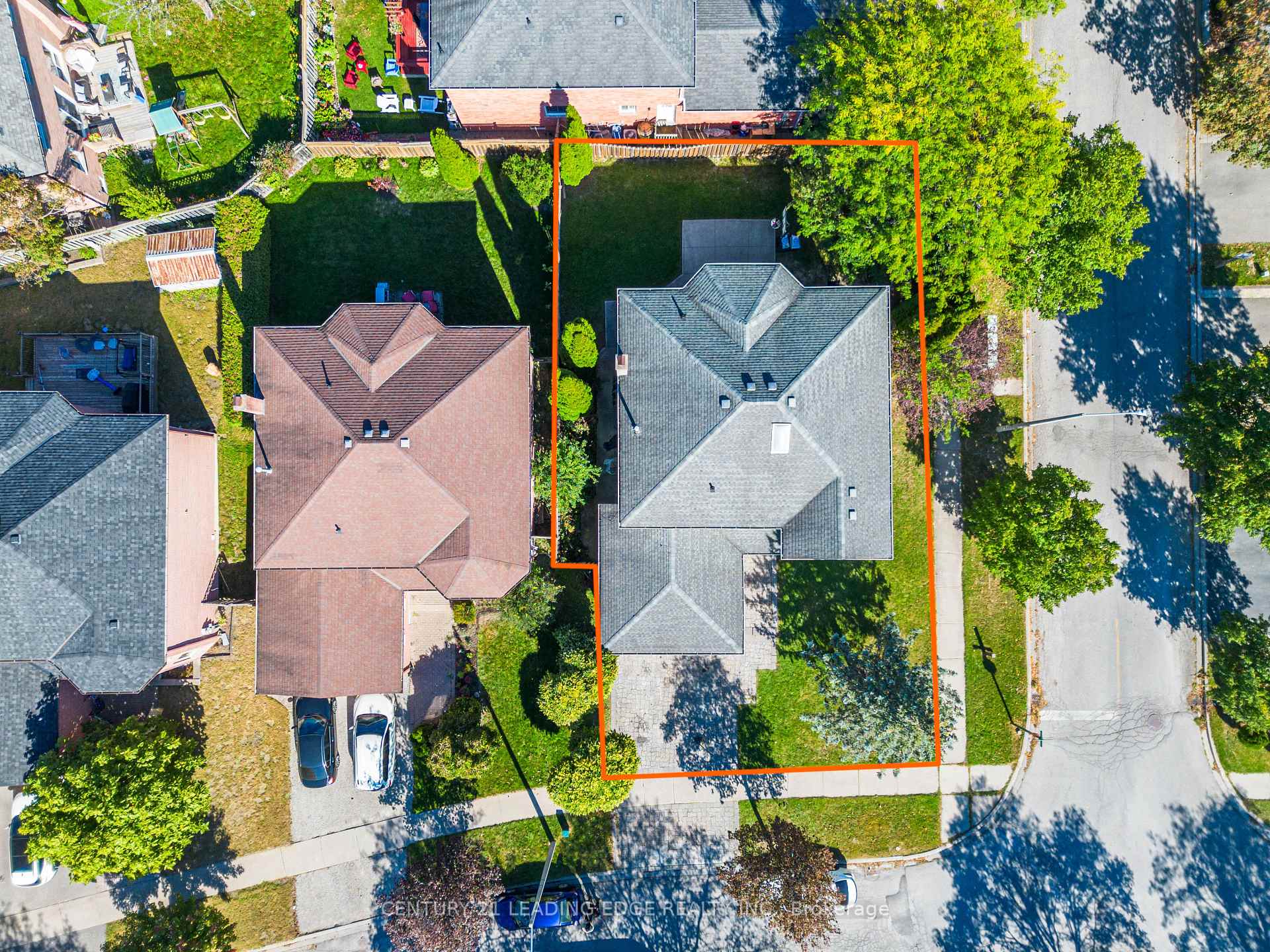 Photo 5 of 2353 Wildwood Crescent, Pickering, Brock Ridge — HOMEH